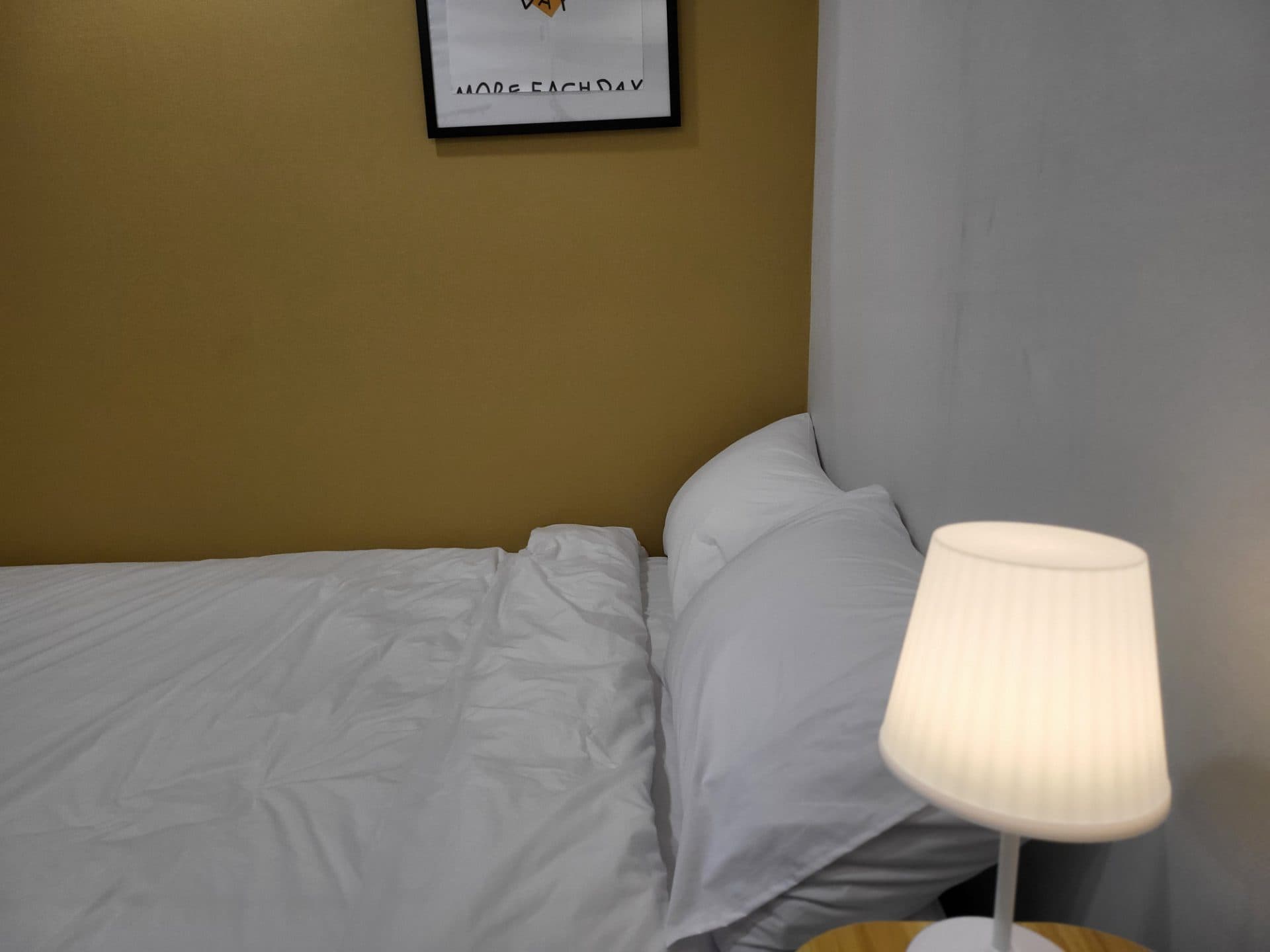 Room 1 — photo 2 of 10