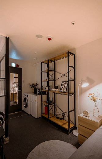 Room 4 — photo 2 of 2