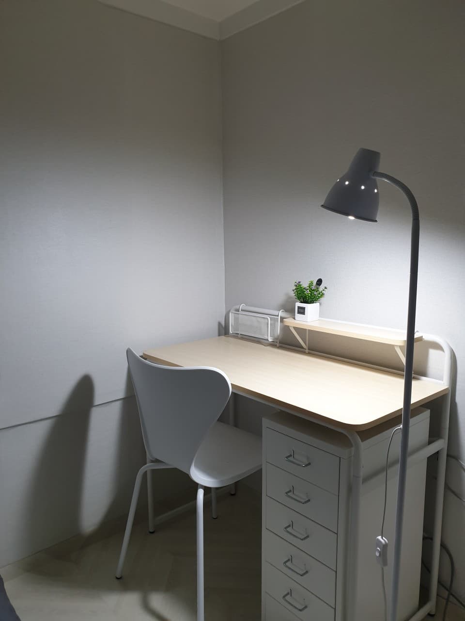 Study Room, Mini Room — photo 1 of 2