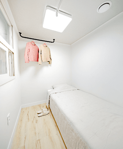 Mini Room 201 — photo 1 of 3