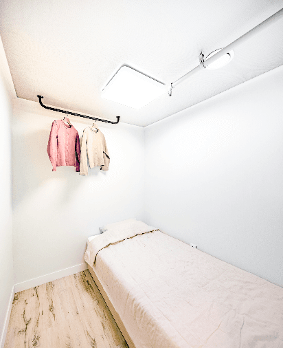 Mini Room 201 — photo 3 of 3
