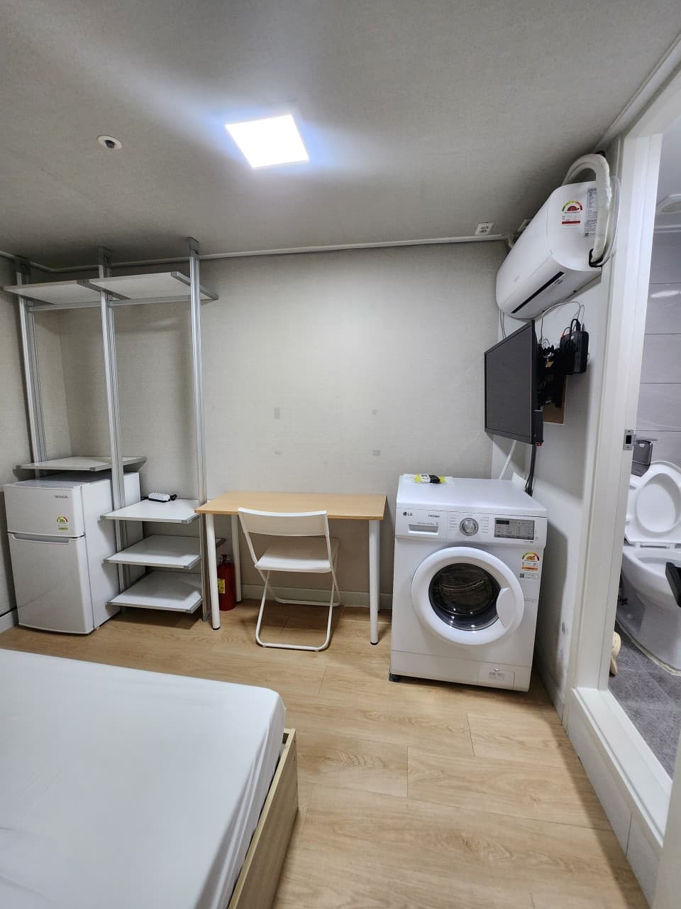 Deluxe Room — photo 6 of 6