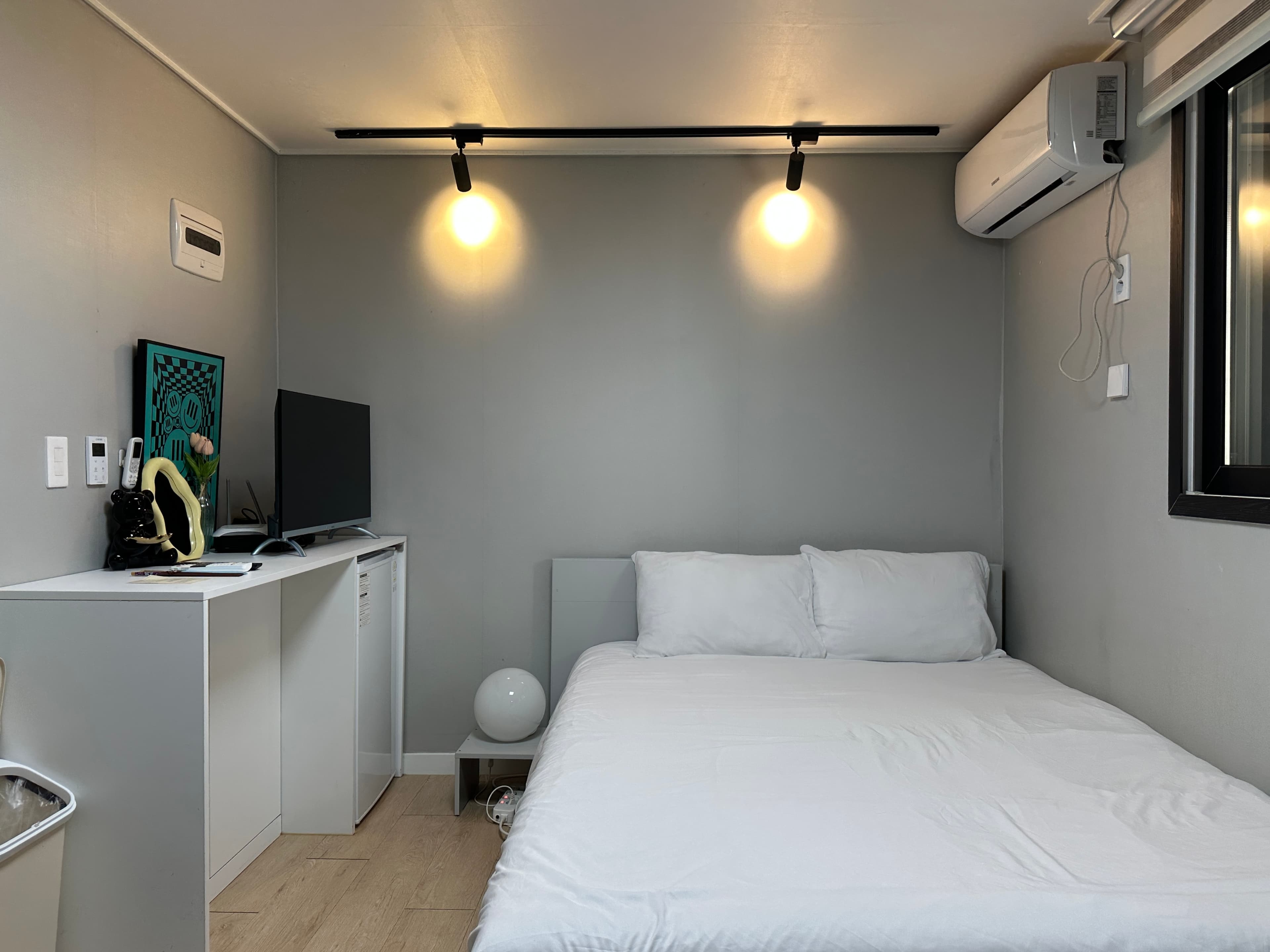 room 102 — photo 1 of 9