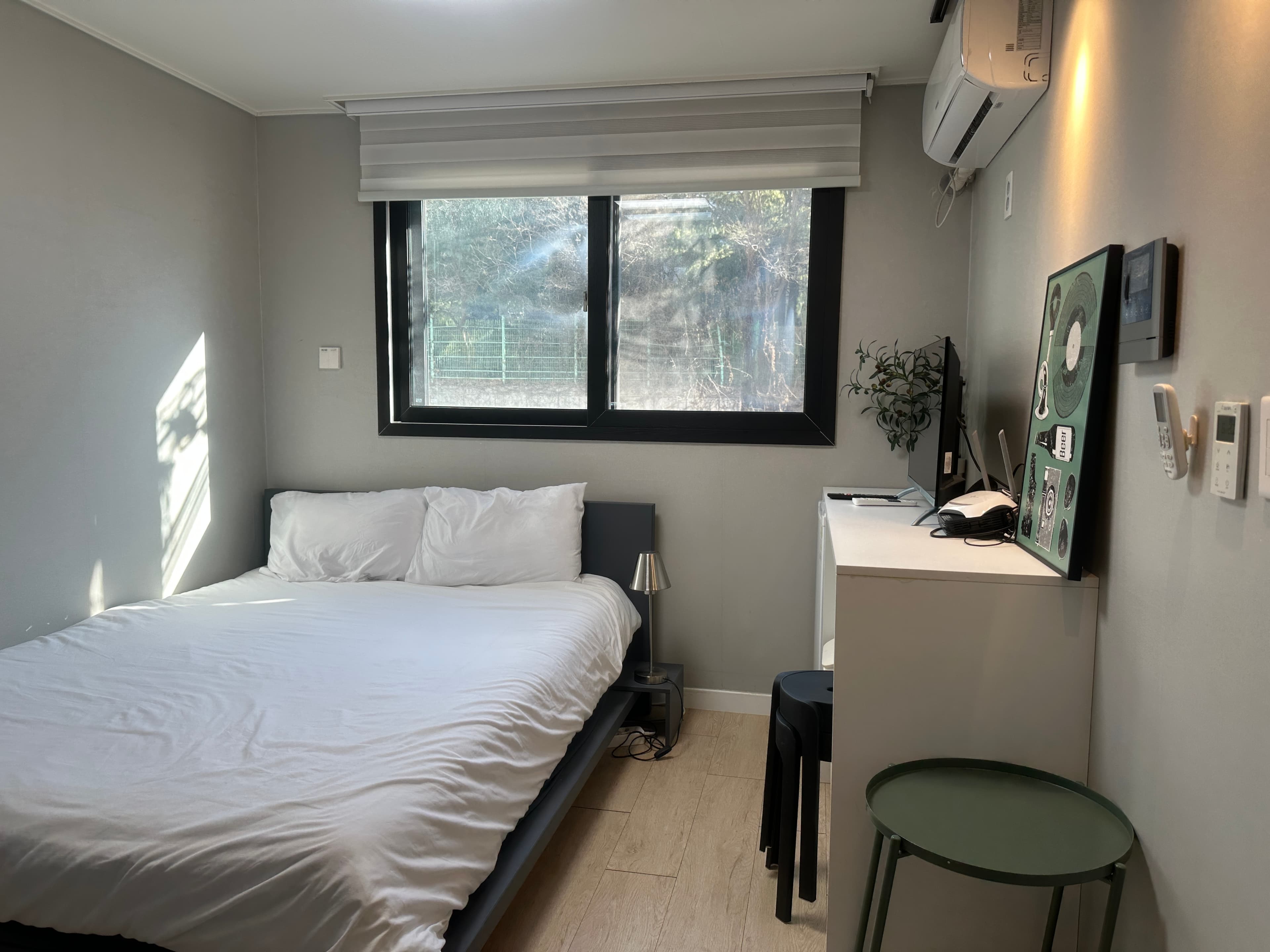 room 202 — photo 2 of 7