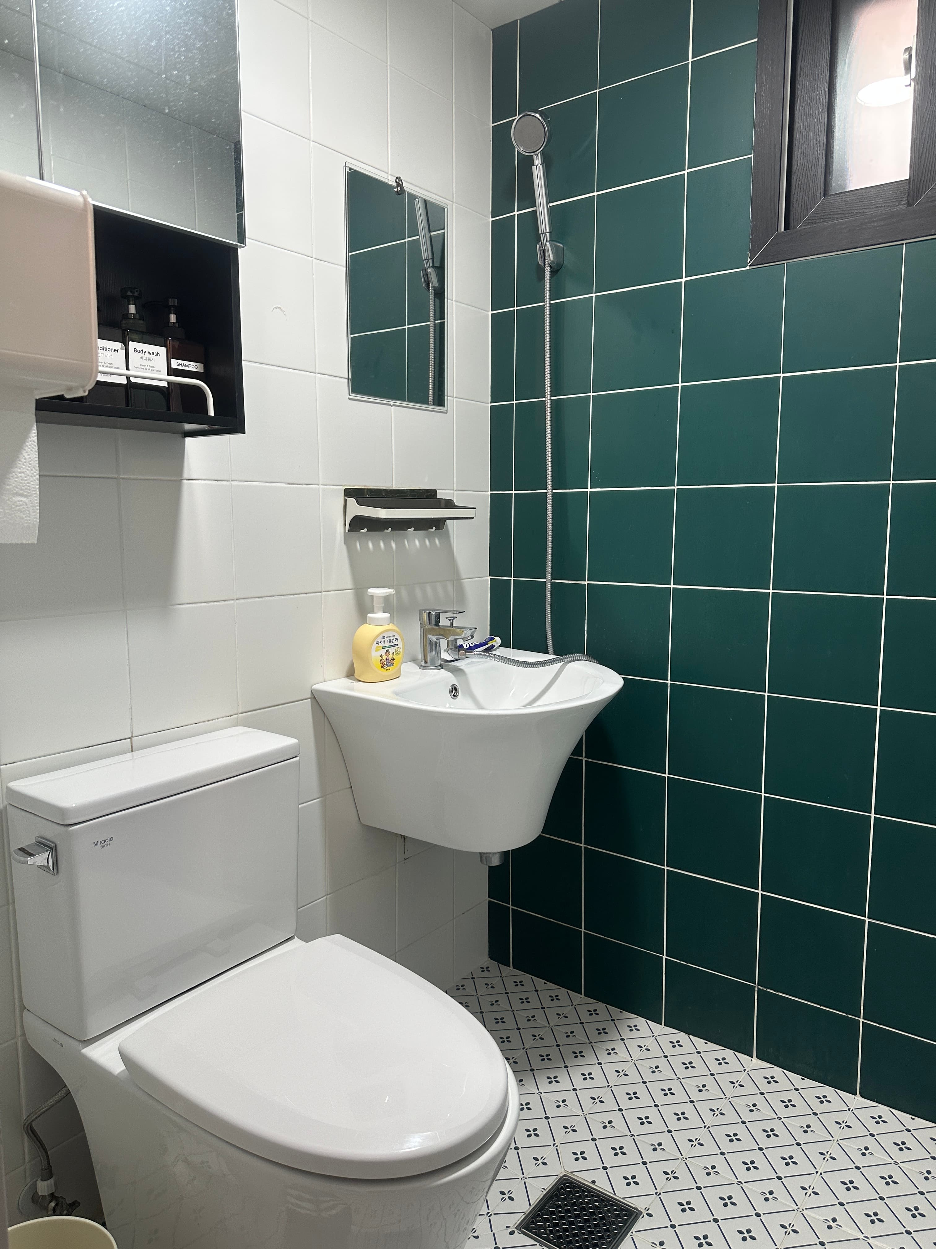 room 104 — photo 7 of 7