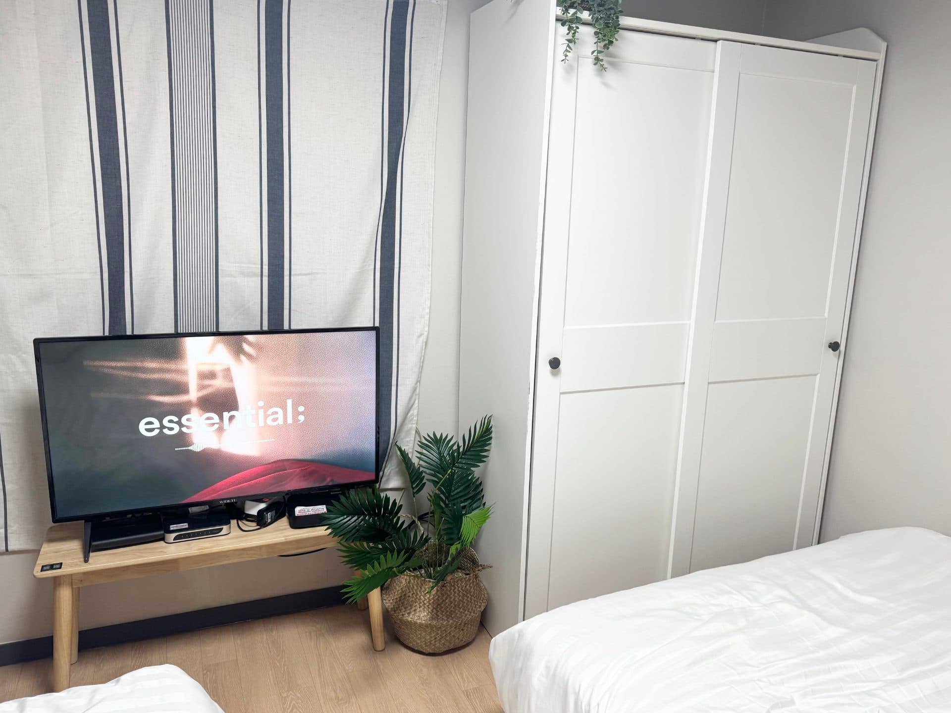 Room 1 — photo 2 of 4