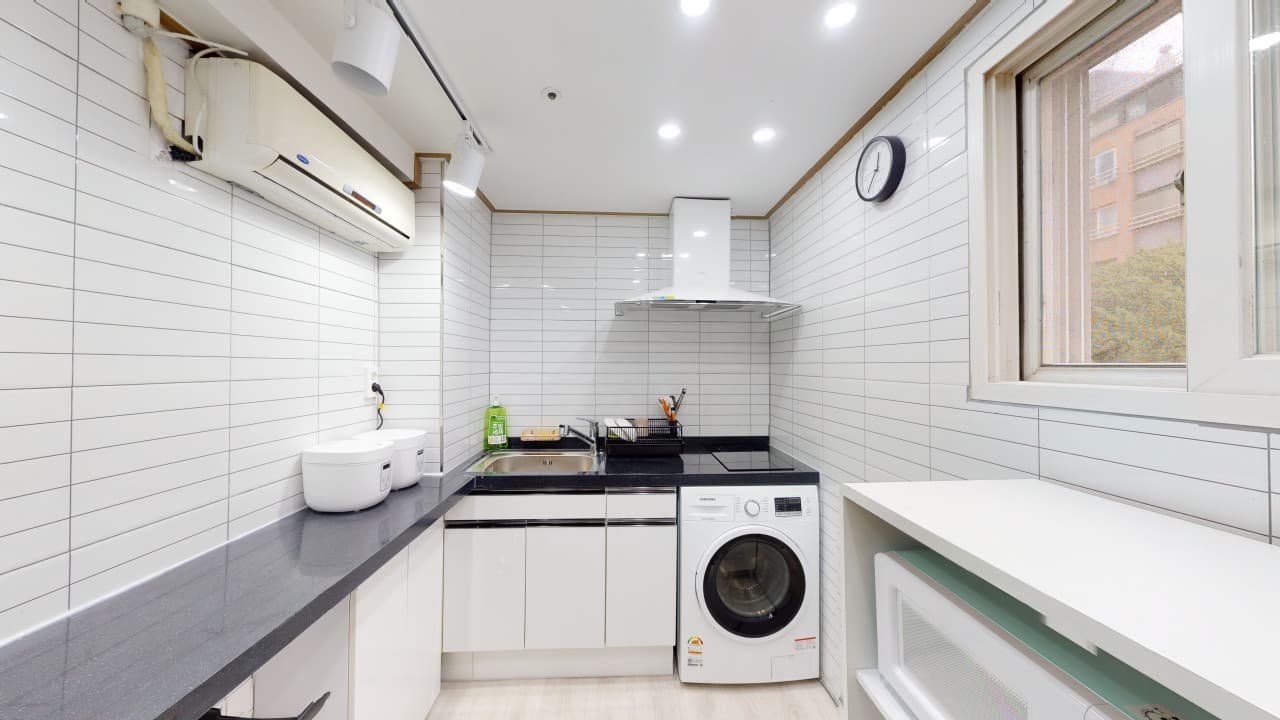 스테이트랙 홍대점 — photo 2 of 14