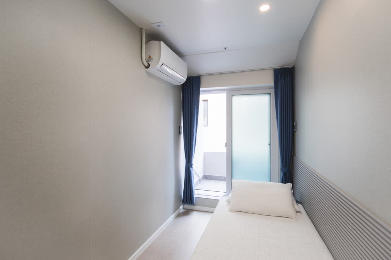Balcony Room — photo 1 of 9