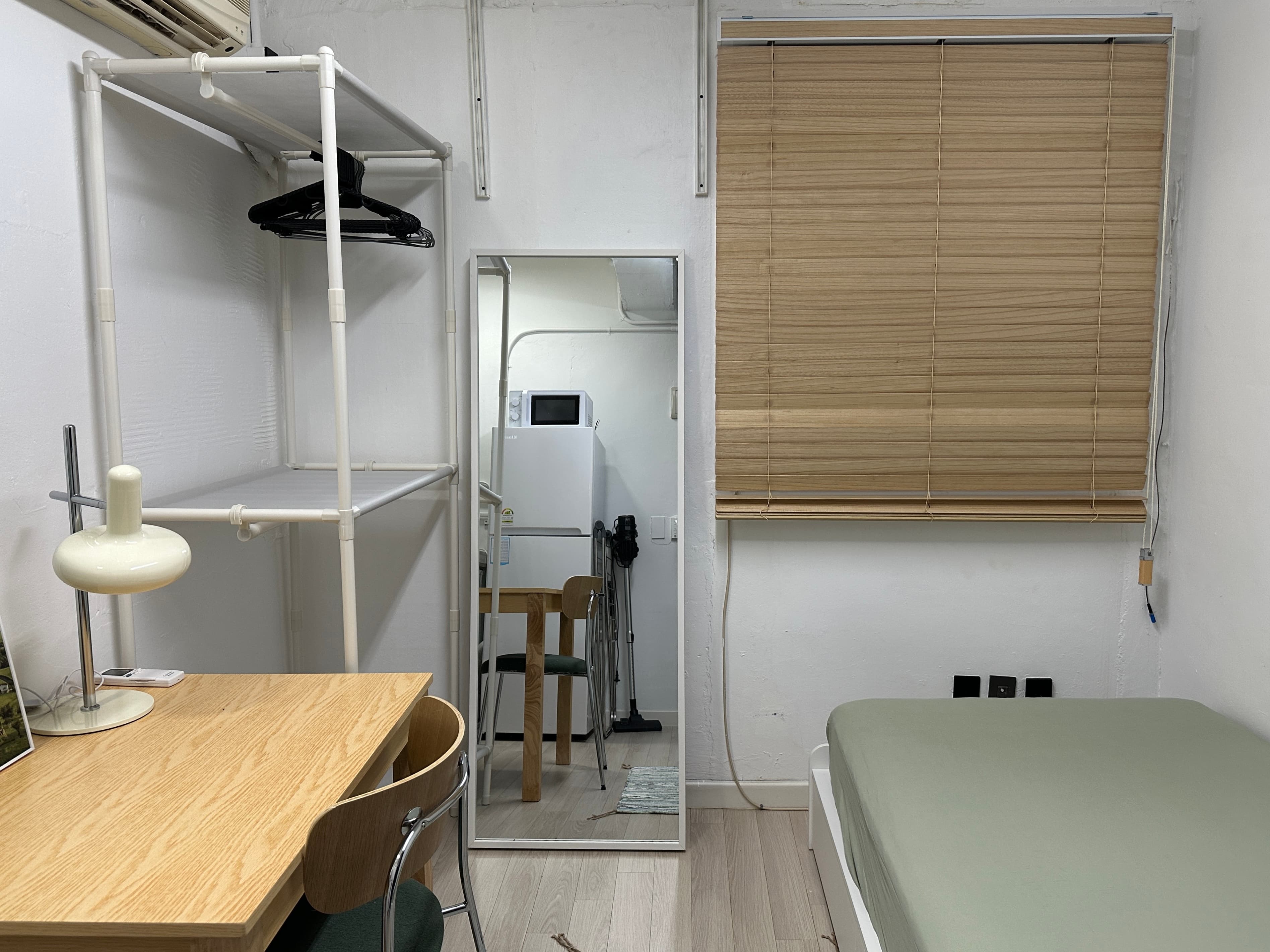 #100 Sinchon 1 bedroom house