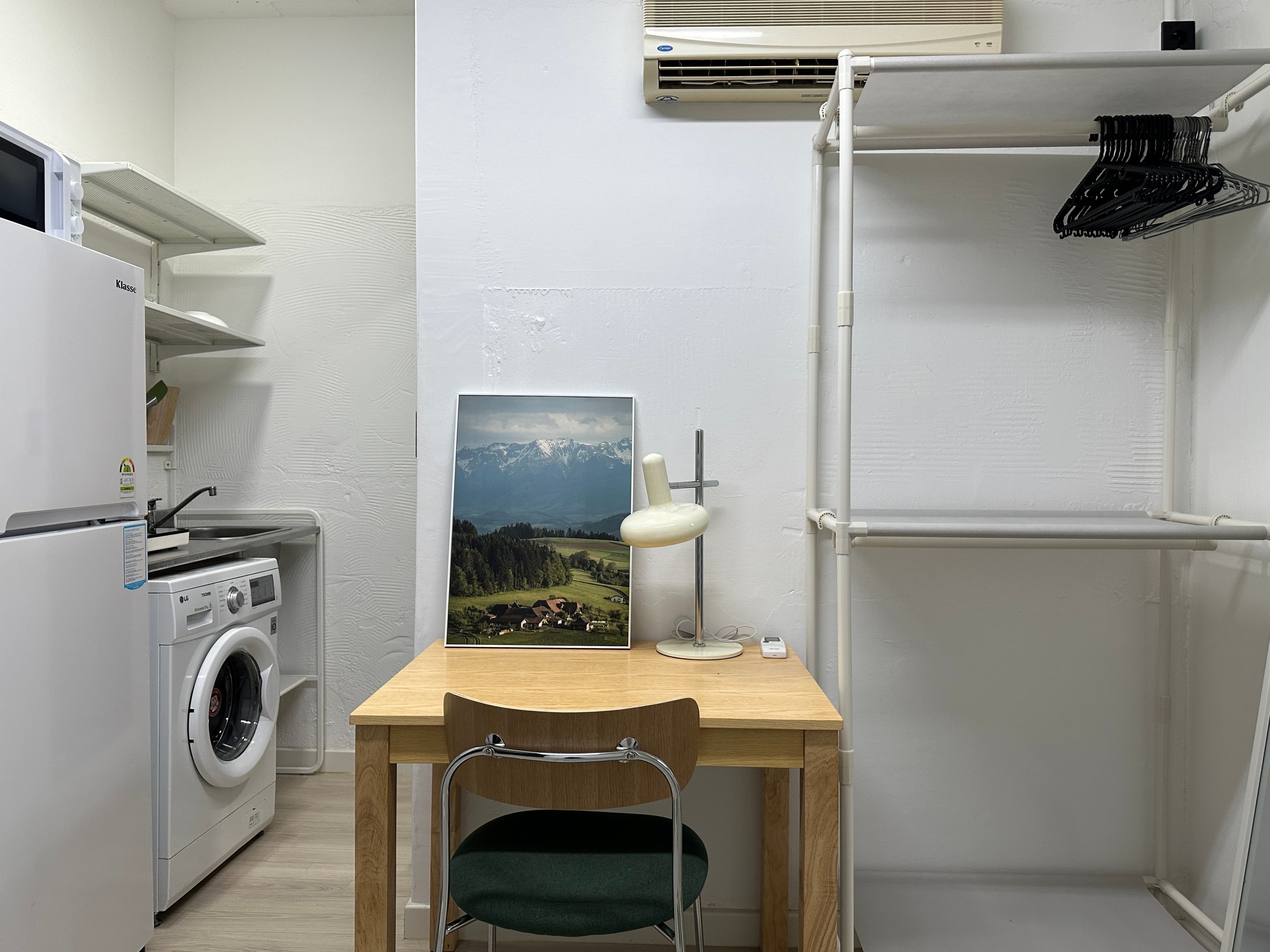 #100 Sinchon 1 bedroom house — photo 2 of 17