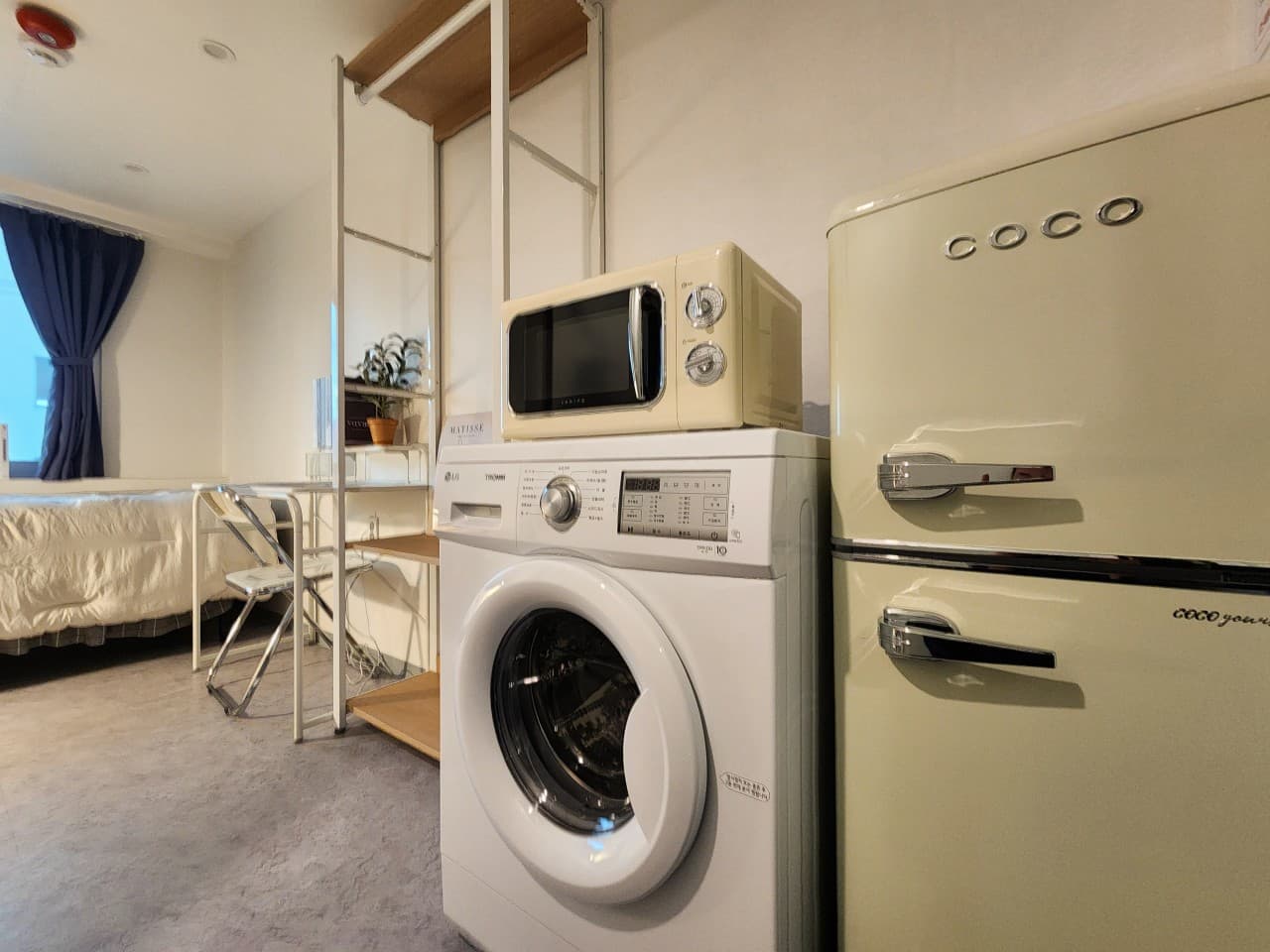 Hongdae Women's Fully-Furnished Studio C — photo 2 of 15