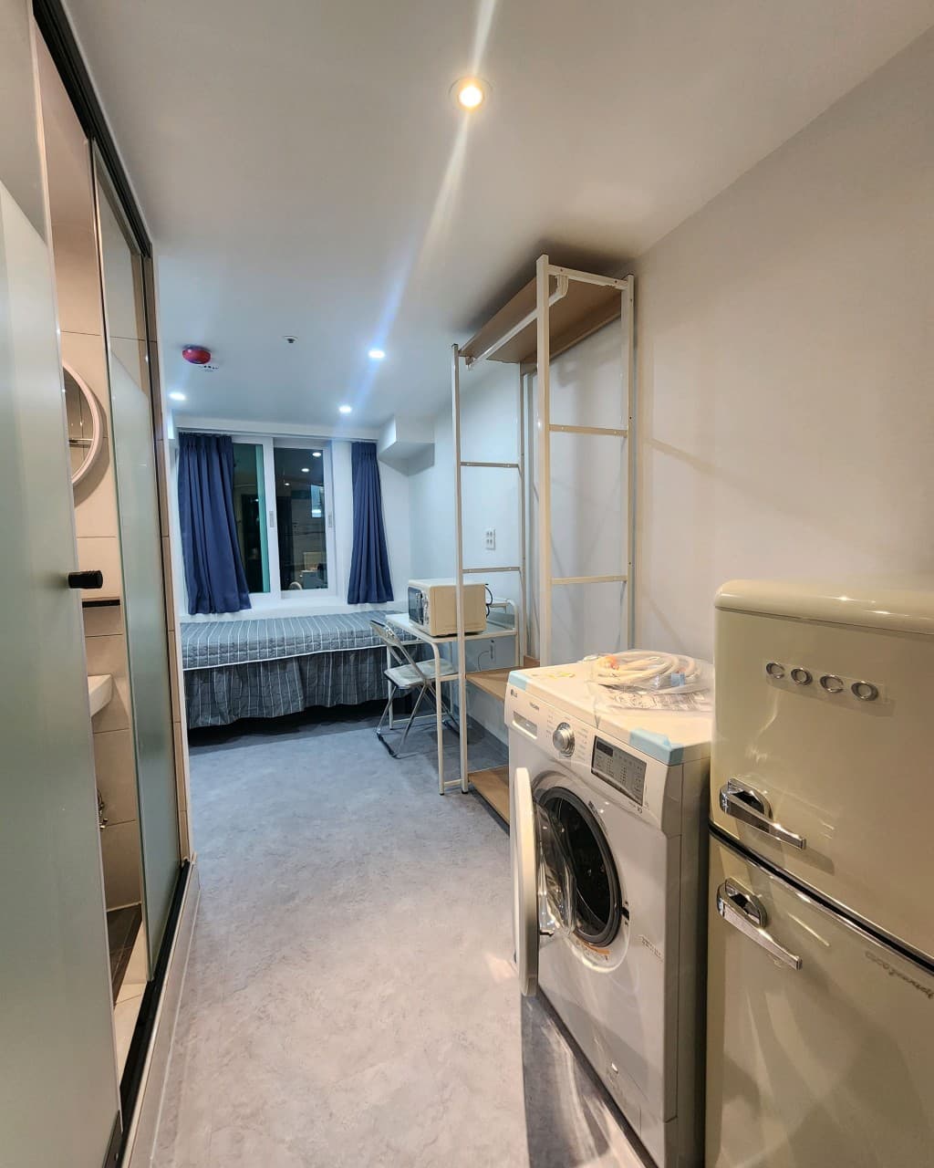 Hongdae Women's Fully Furnished Studio B — photo 1 of 8