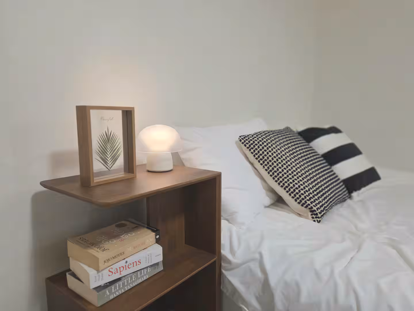 Room — photo 1 of 6