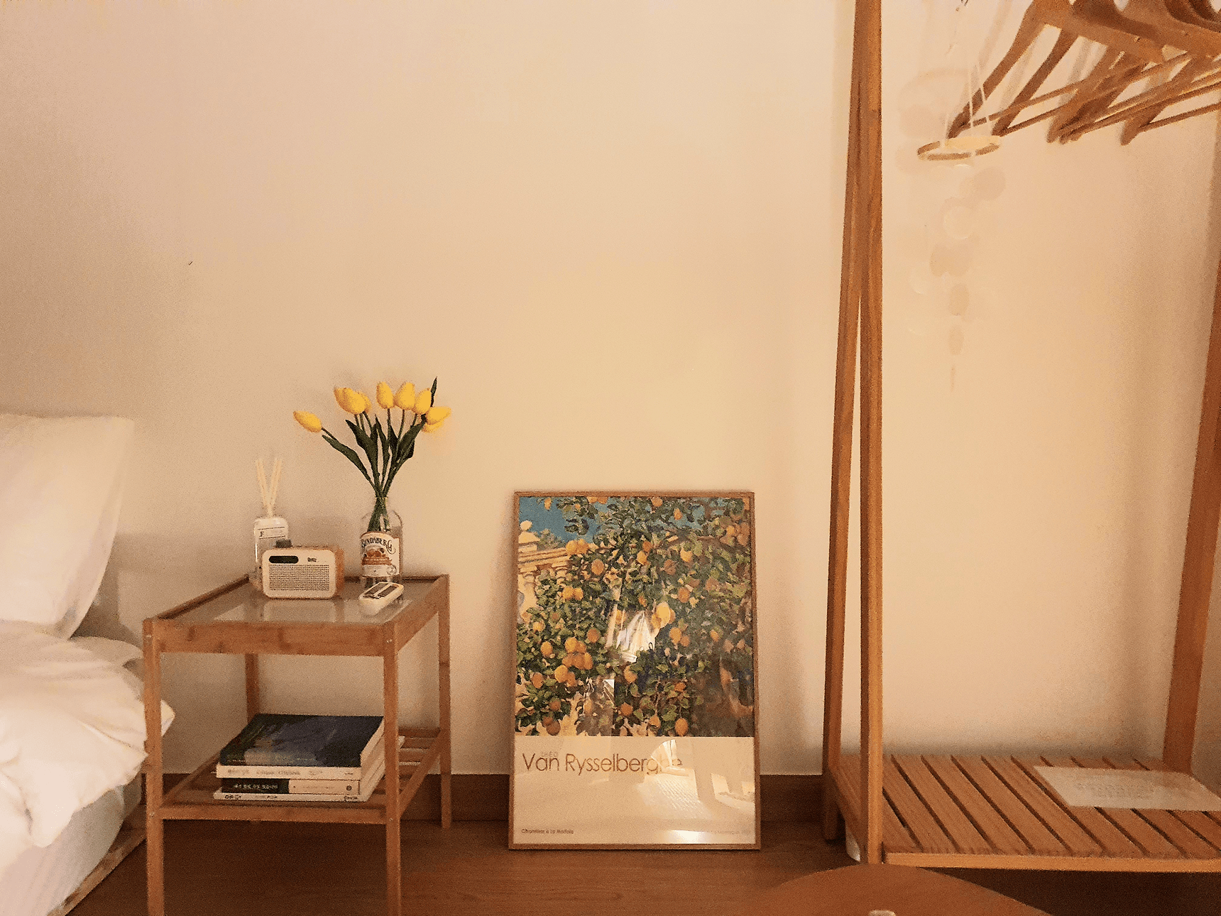 Room 1 — photo 2 of 10