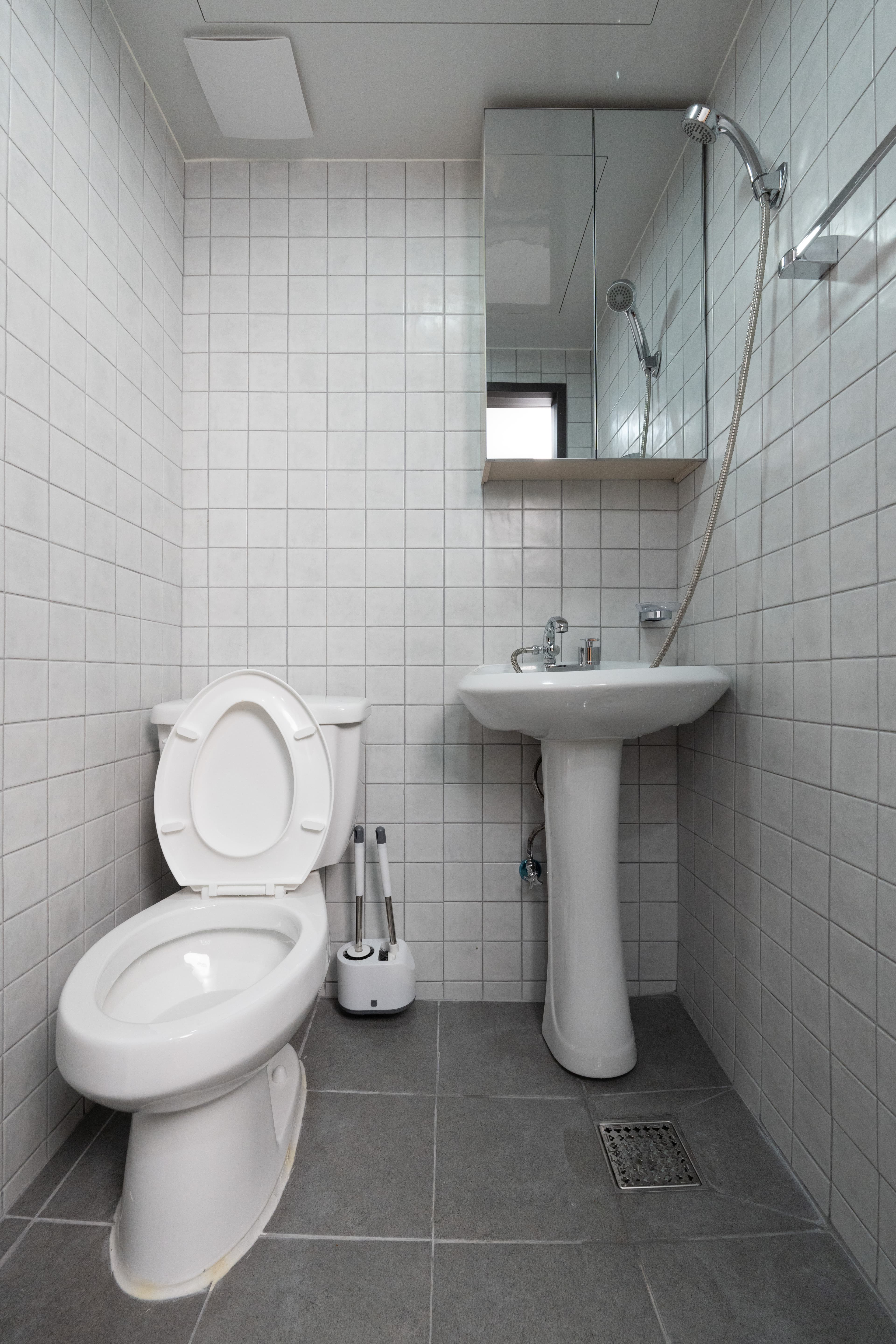 #42(2ho) 1 room near HUFS&Kyung Hee — photo 2 of 9