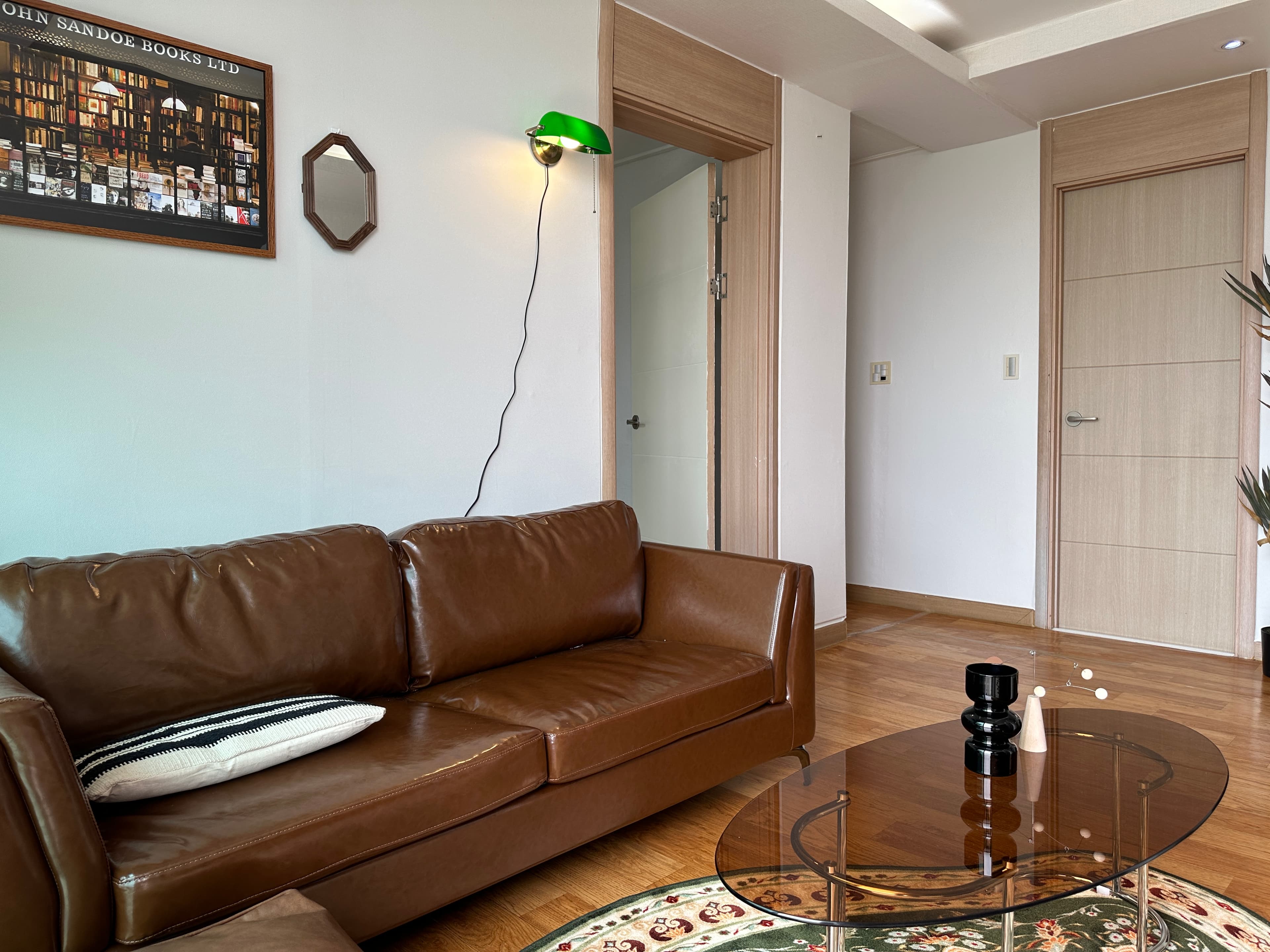 #40 4 room in Jongno — photo 1 of 10