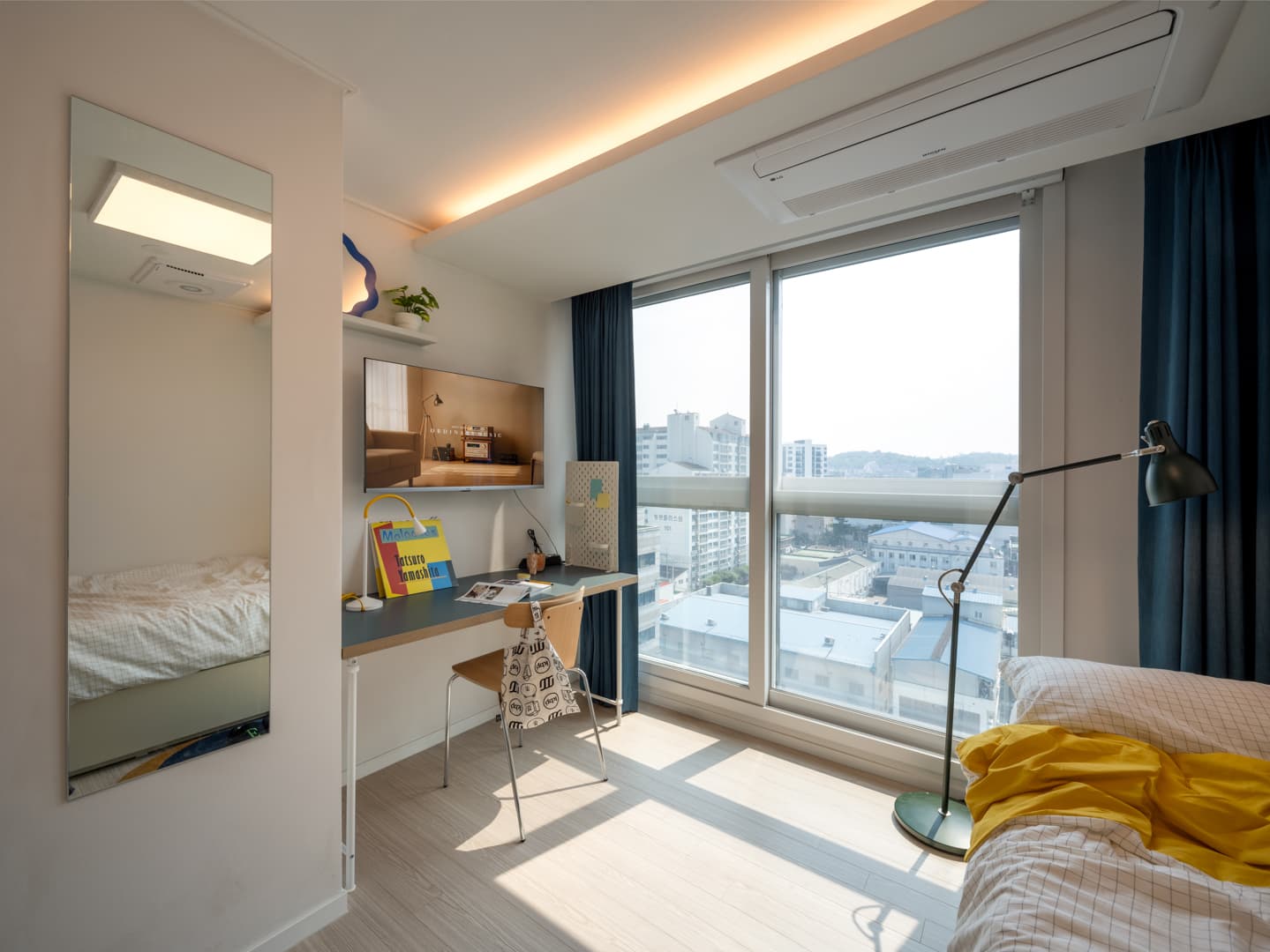 Fully Furnished Studio in Seoul / 1Month+ Lease / Move-In Ready — photo 1 of 17