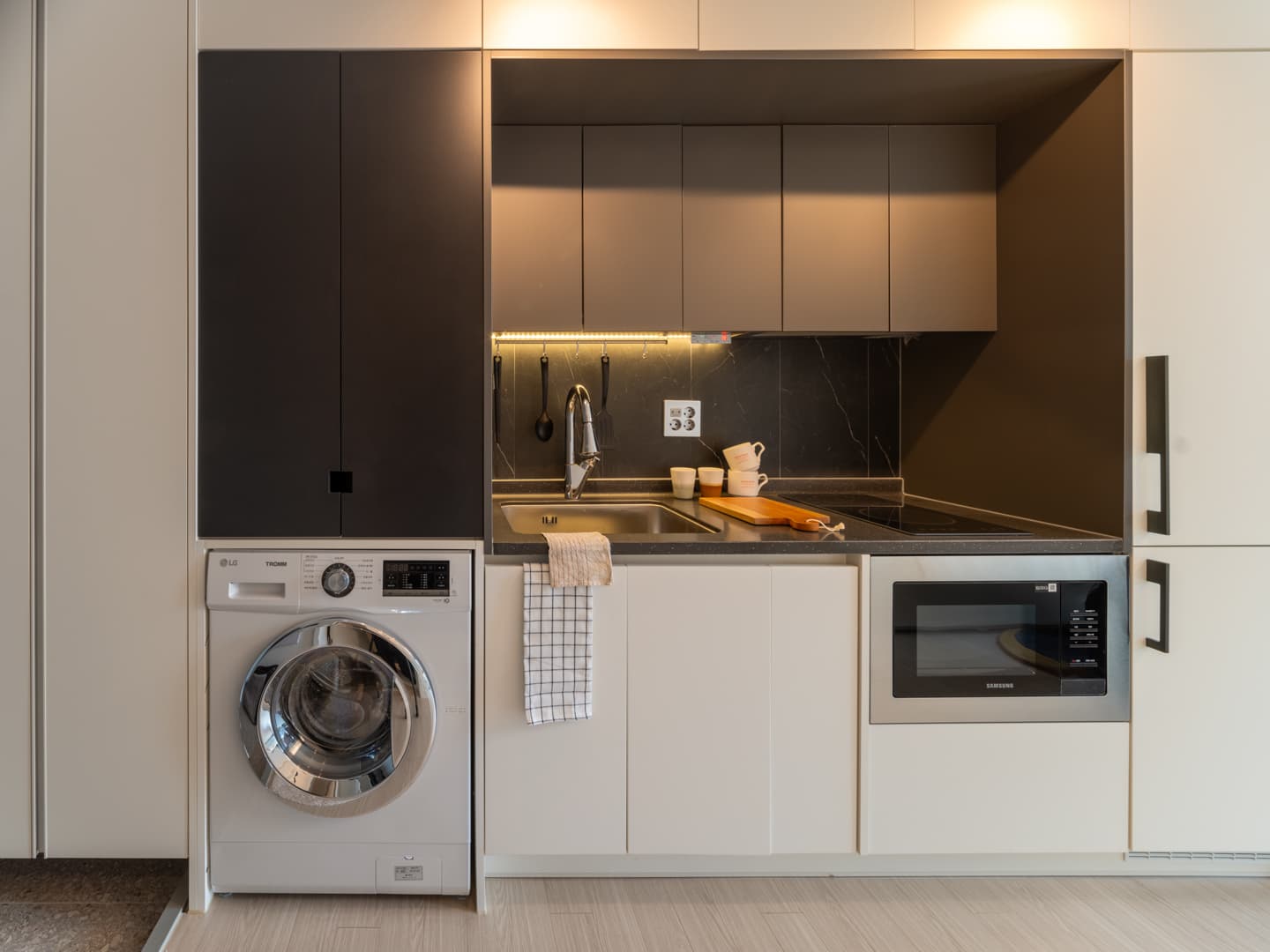 Fully Furnished Studio in Seoul / 1Month+ Lease / Move-In Ready — photo 1 of 10
