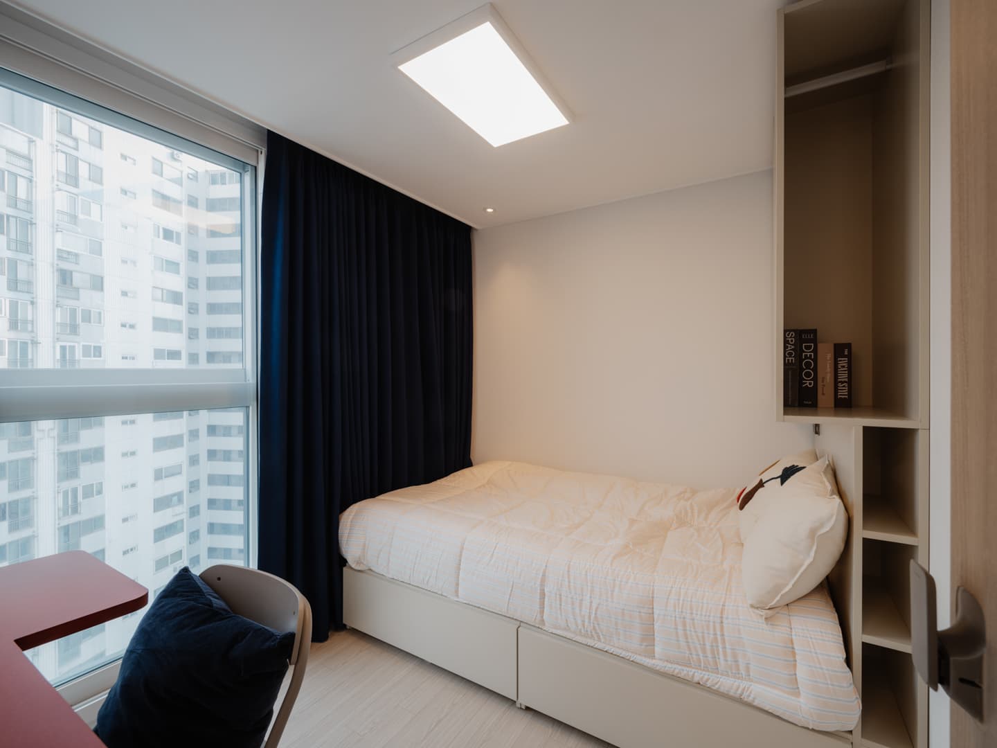 Fully Furnished 2-Bedroom / Spacious Layout / Move-In Ready / 1Month+ Lease — photo 21 of 21