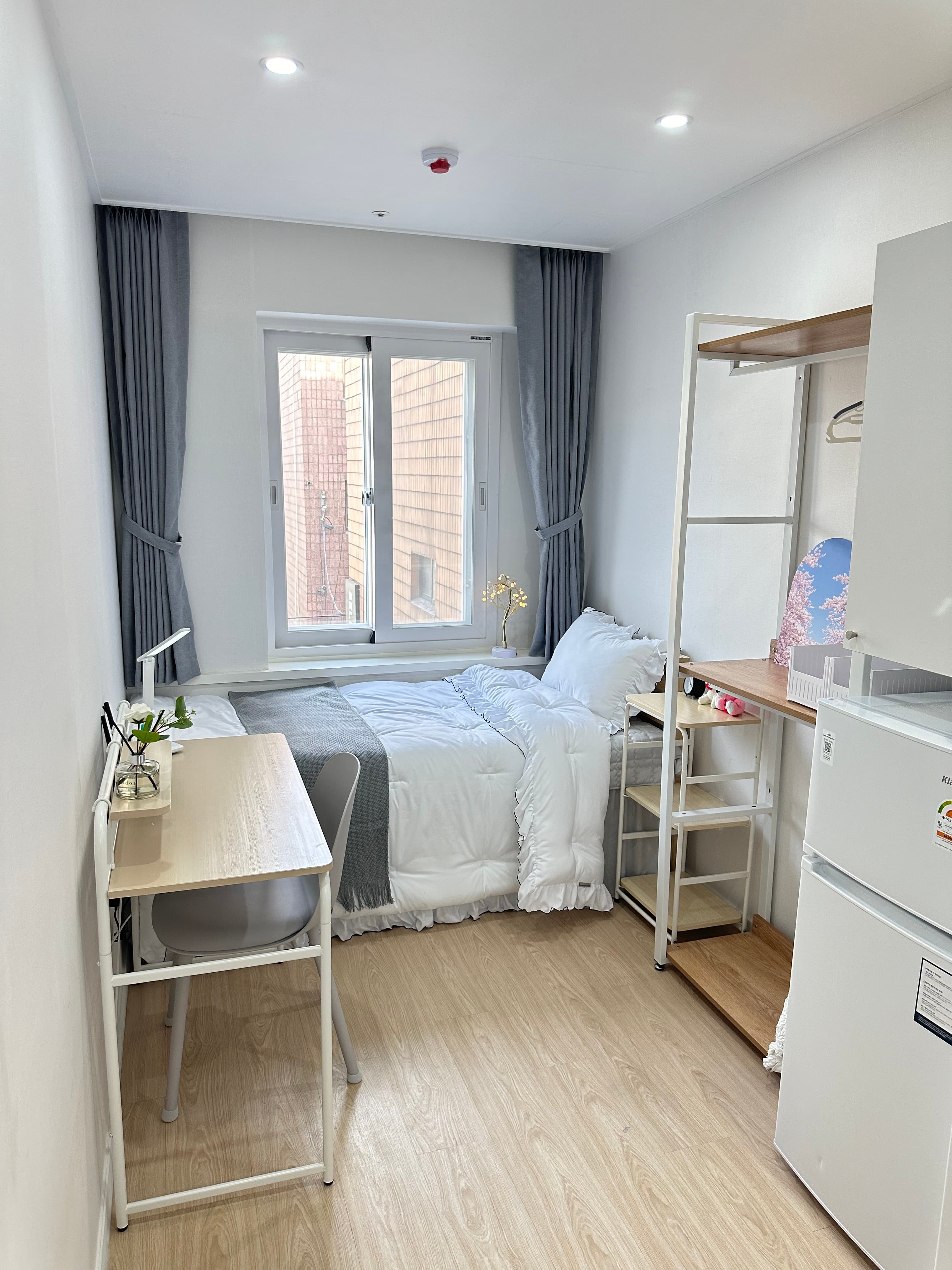 Deluxe Room — photo 1 of 10