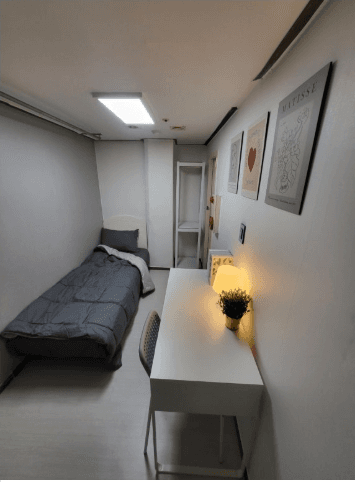 Studio Apartment — photo 2 of 2
