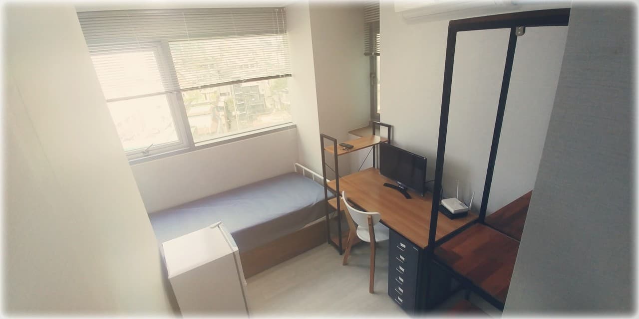 Room A (Window) — photo 1 of 3