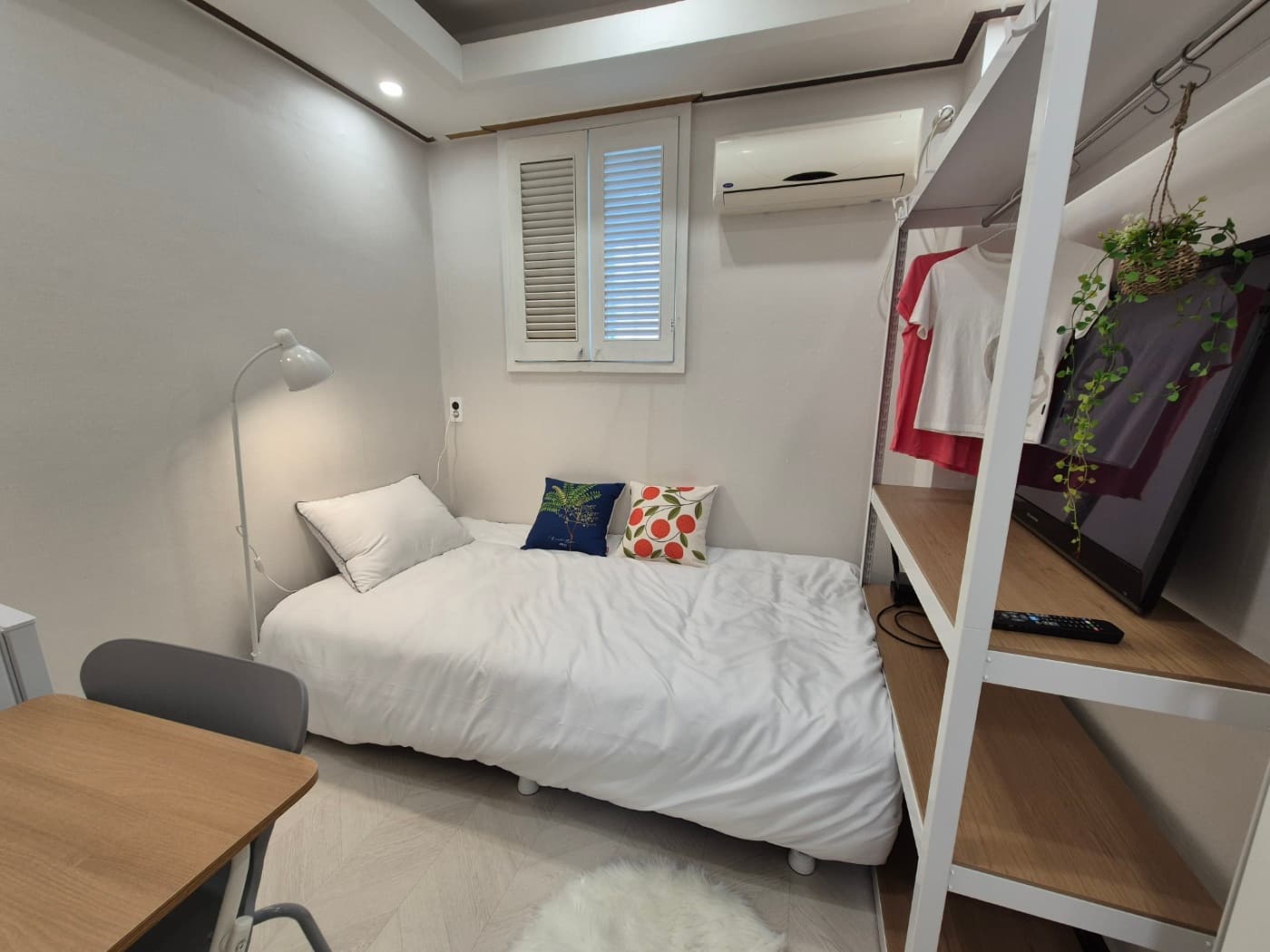 Standard single room 305 — photo 1 of 13