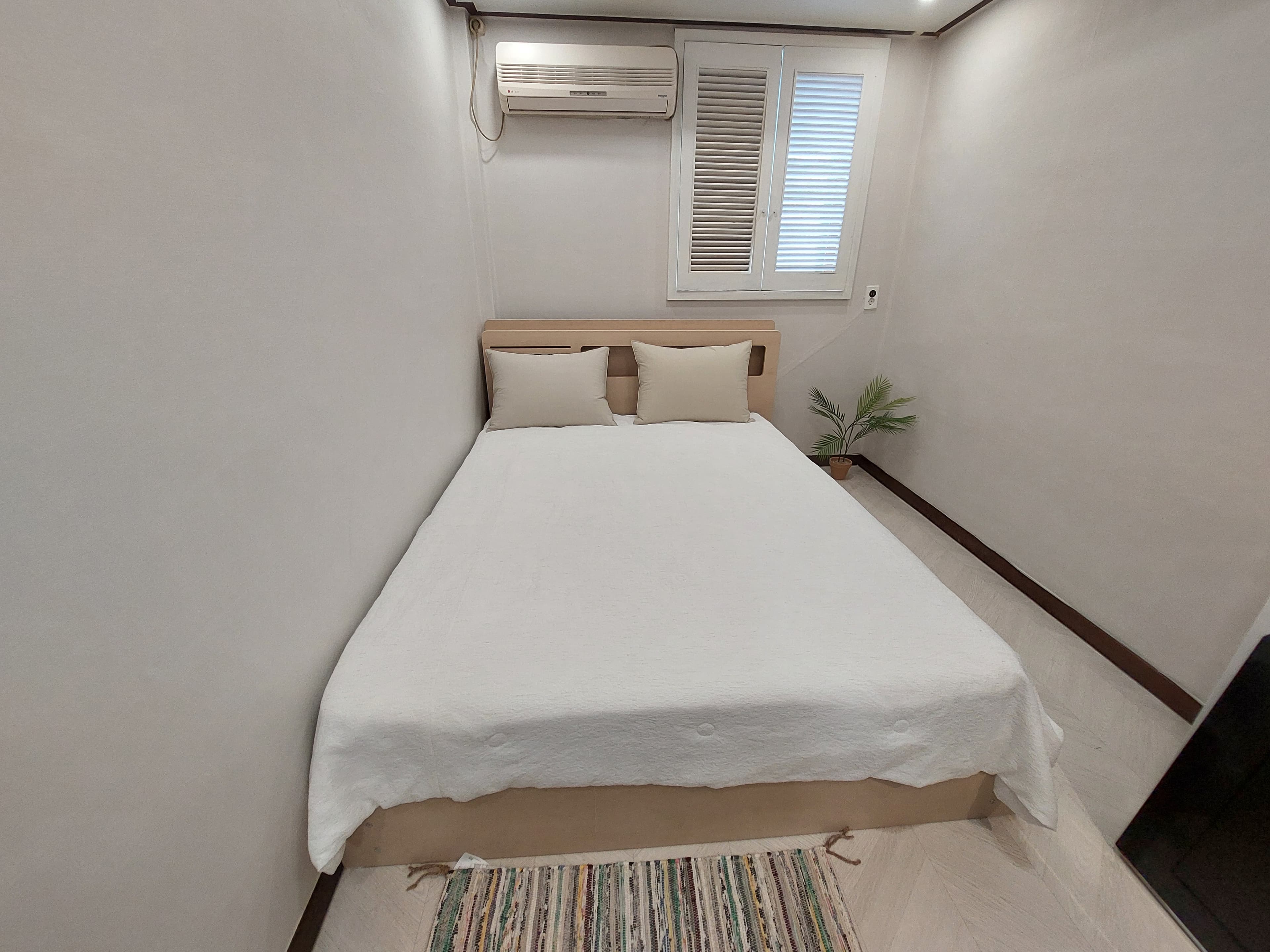 Suite 302 — photo 2 of 5