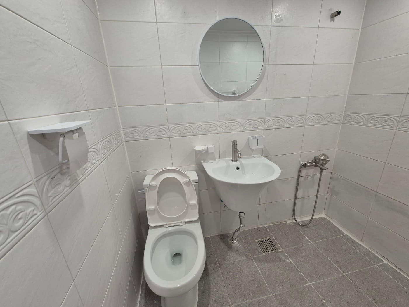 Suite 402 — photo 2 of 29