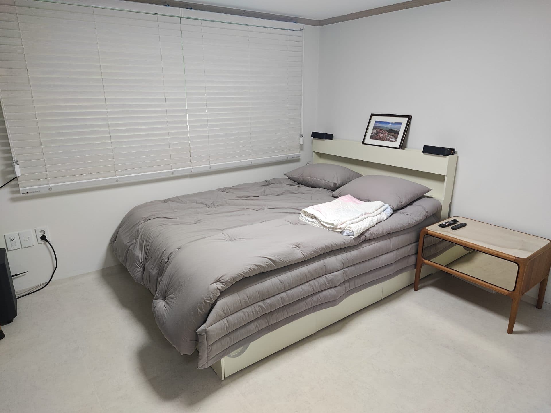 Mapo corner house