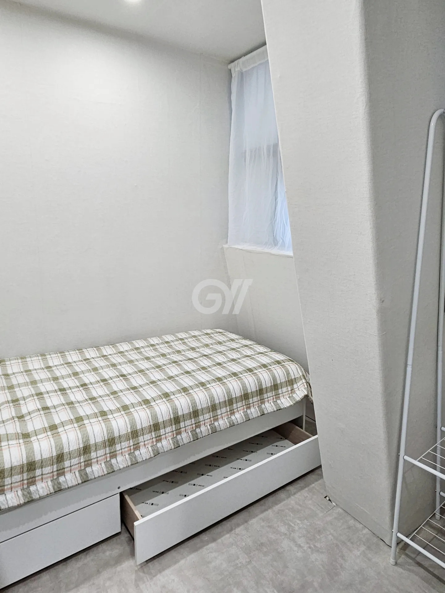 Stay Zion, Dogok-dong