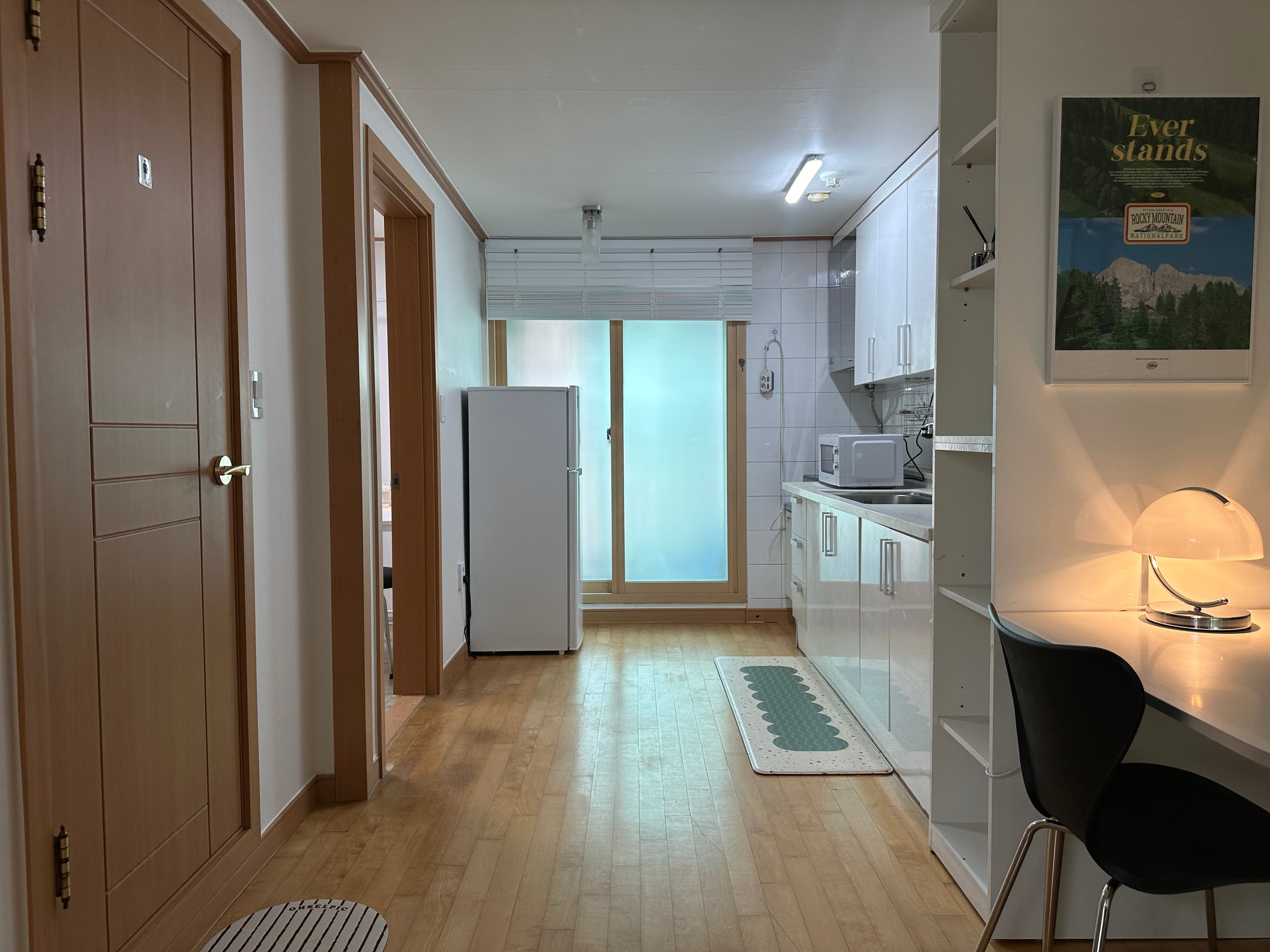 #54 Hapjeong&Mangwon 3 beds 2 bath — photo 2 of 11