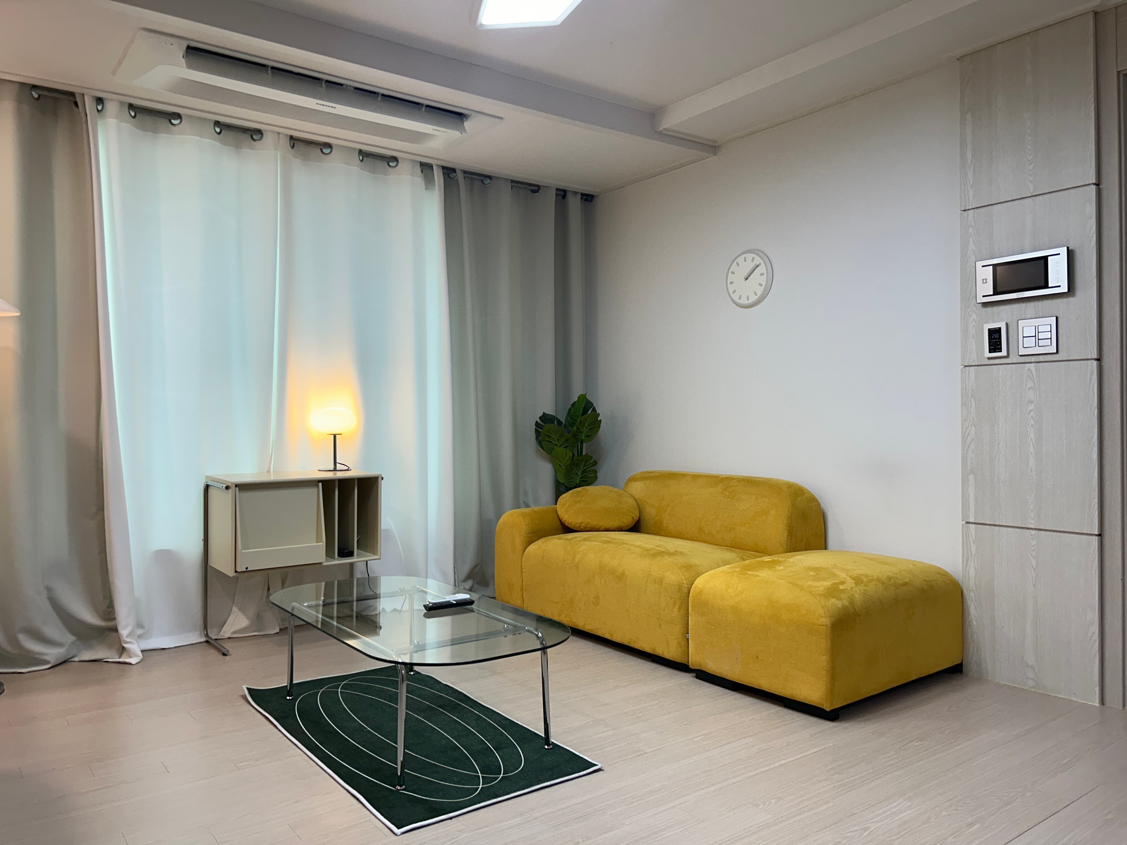 #21 3 room in Hongdae — photo 2 of 11