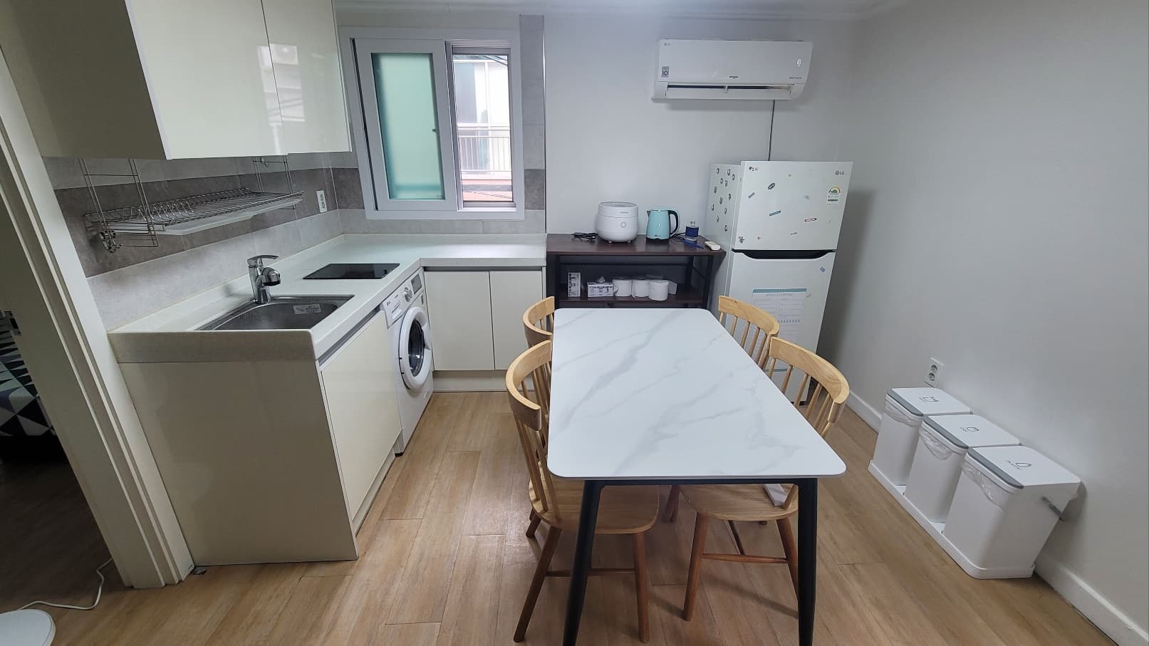 Sinchon, Edae 6-Minute Walk, Female-Only Share House
