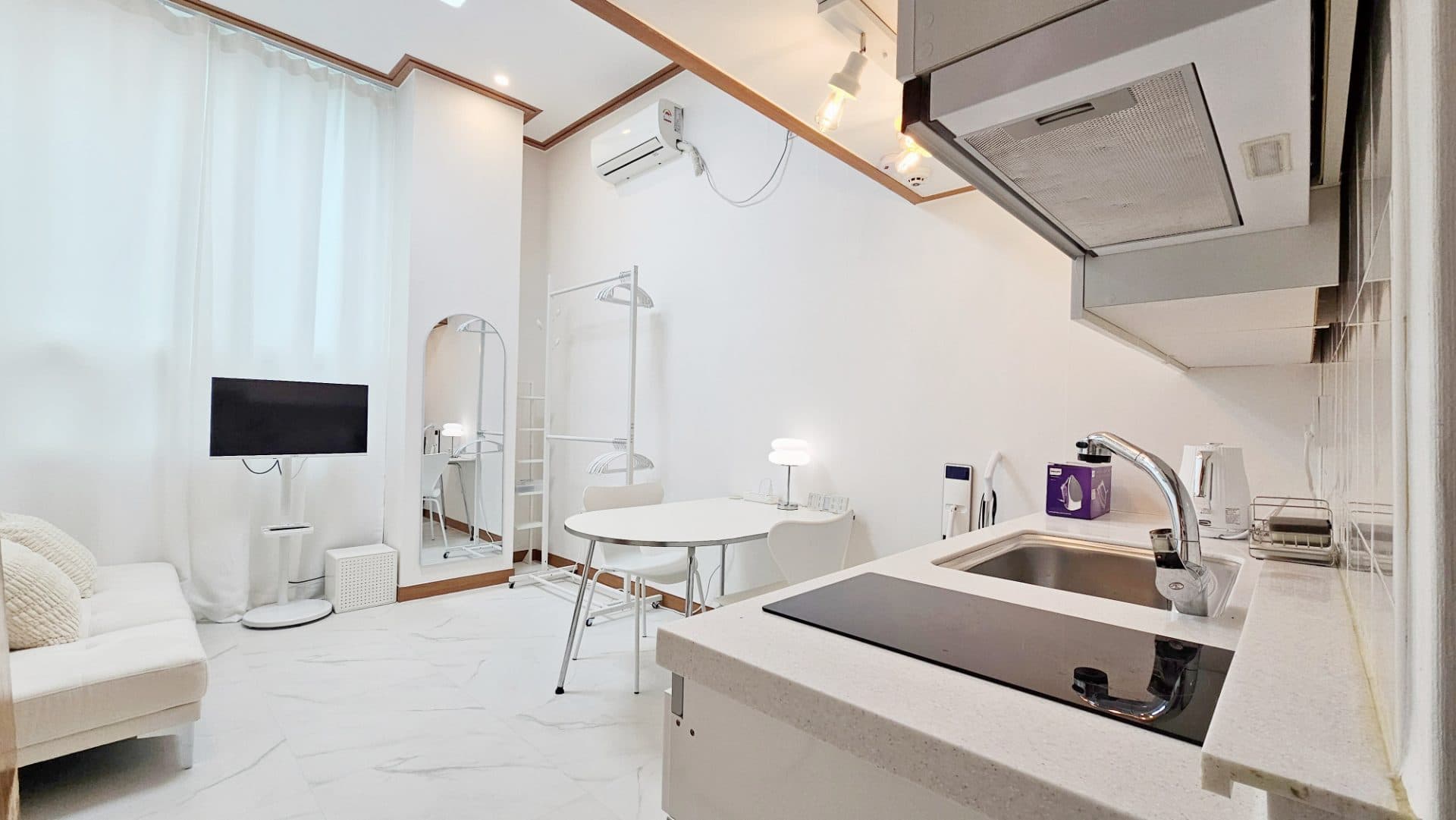 Private studio 10 — photo 1 of 15