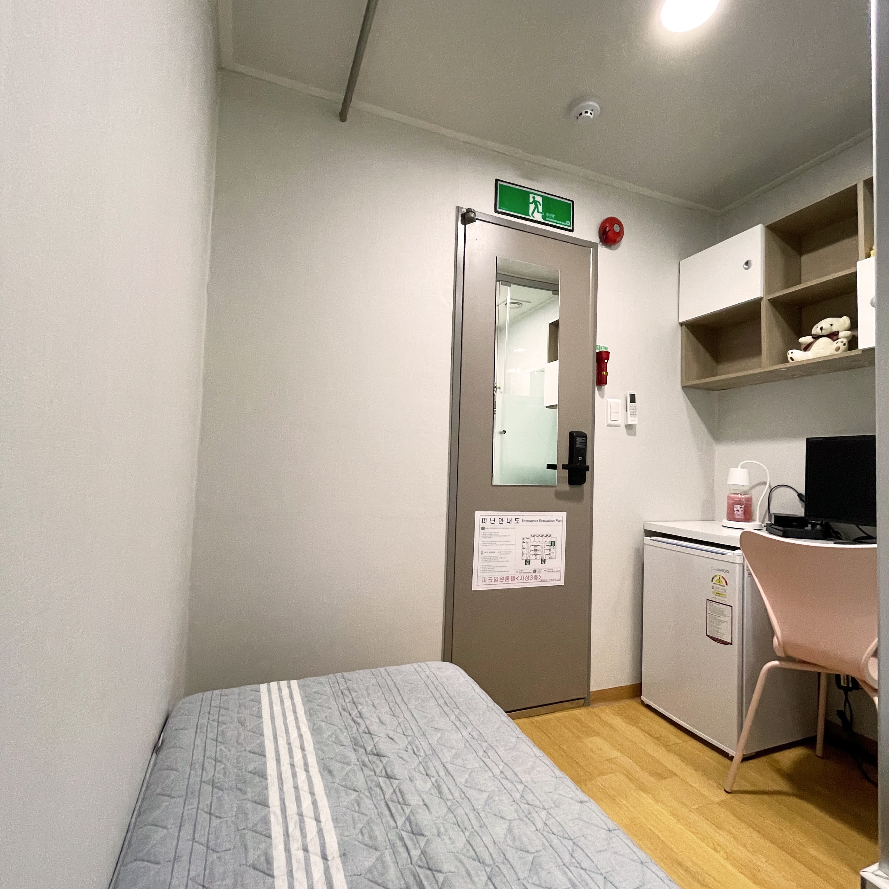 Type C / Oneroom With Bathroom, Window exterior — photo 1 of 6