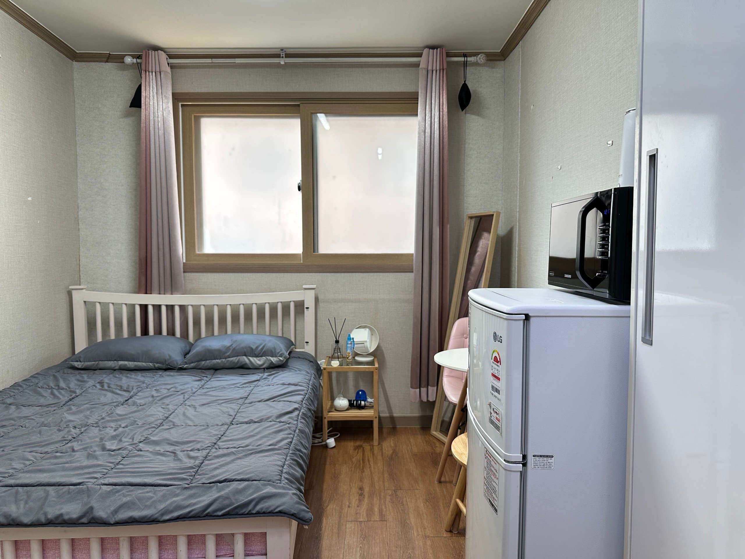 Near Seoul Station, Studio house 201 — photo 1 of 5