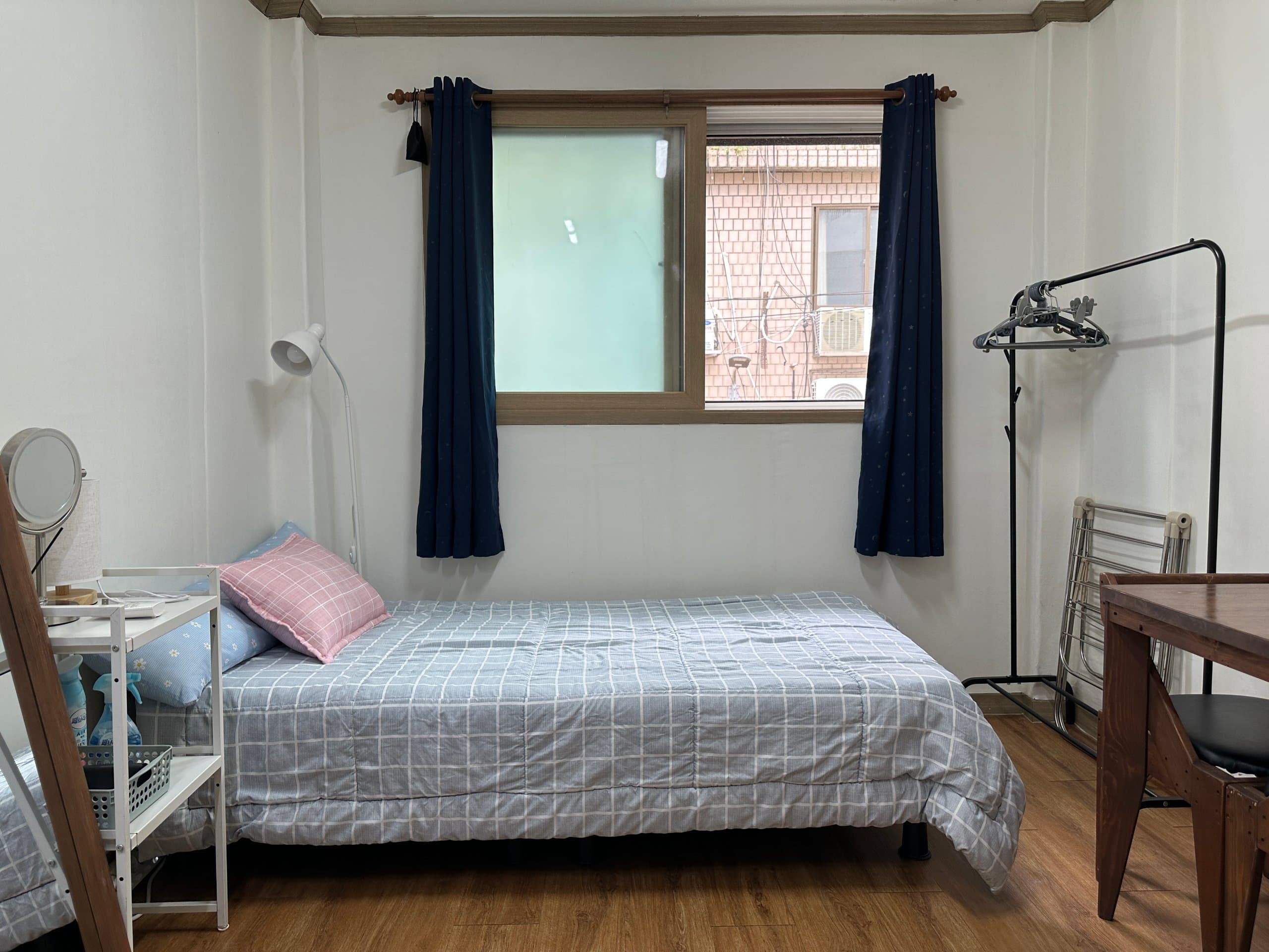 Near Seoul Staion, Studio house 203 — photo 1 of 7
