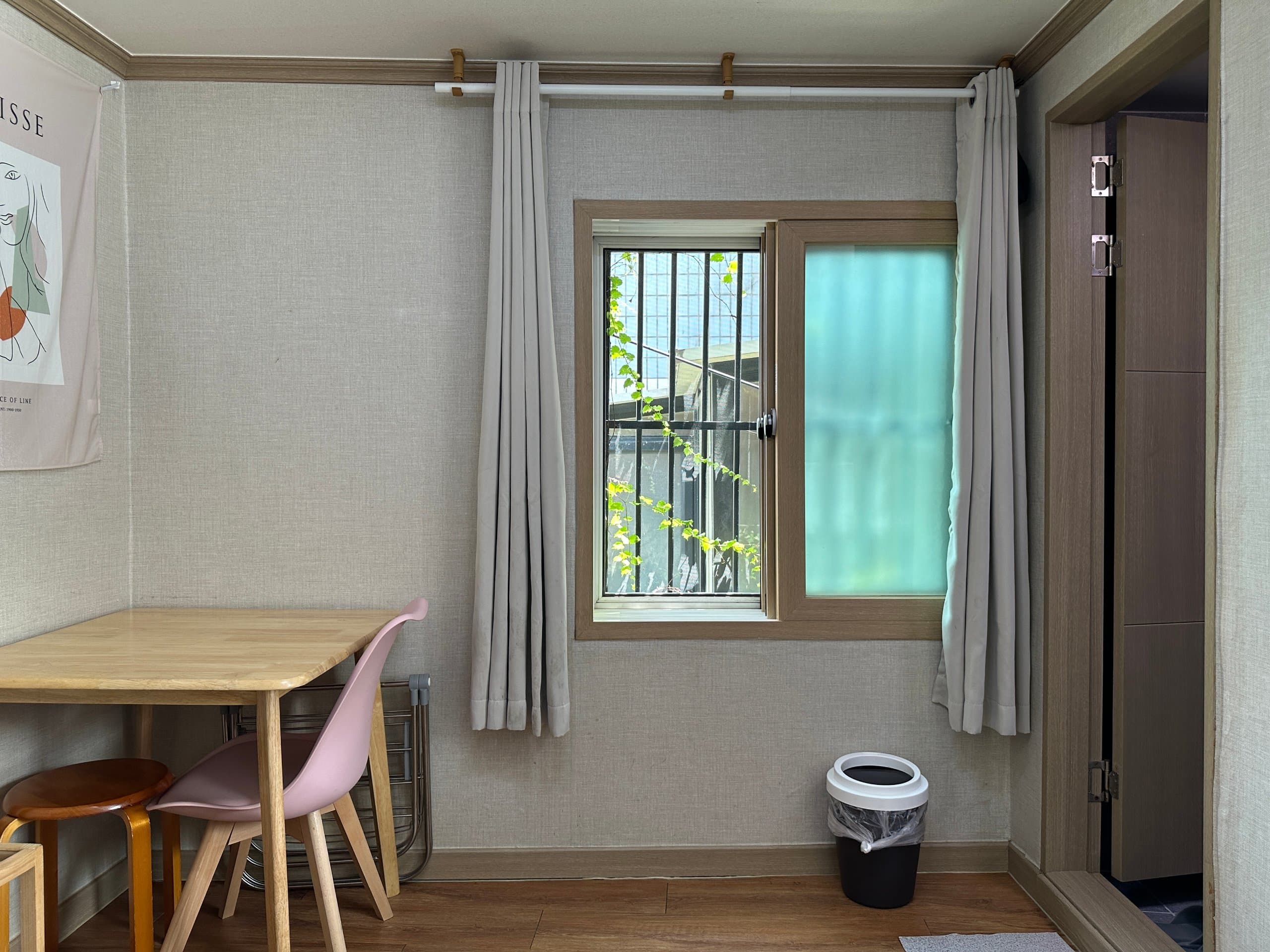 Near Seoul Staion, Studio house 301 — photo 2 of 7