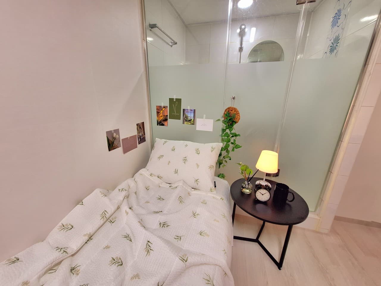 Room G Exterior Window Room (Deposit 100,000 KRW) — photo 2 of 3