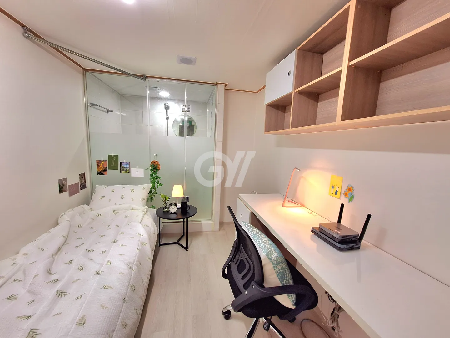 Room C Special Interior Window Room (Deposit 100,000 KRW) — photo 1 of 3
