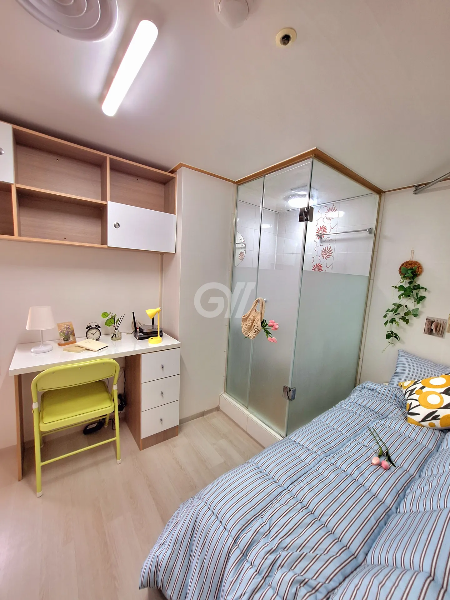 Room A Exterior Window Room (Deposit 100,000 KRW) — photo 1 of 3
