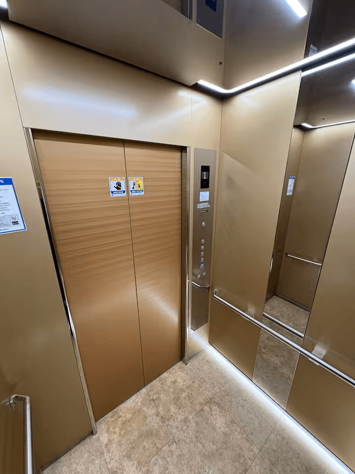 4F6 4-min Walk from Anguk Station Gyeongbokgung Insadong New Building Elevator Spacious Studio Queen Bed 2 Guests — photo 16 of 16