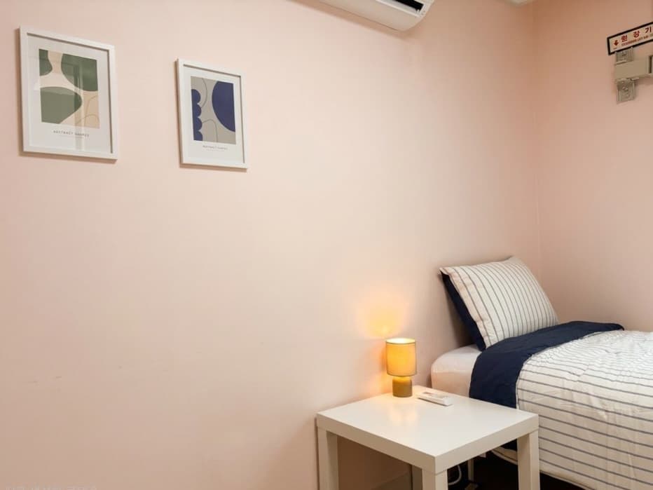 4F7 Jongno Bukchon Hanok Village Insadong Convenient Transit New Studio Elevator Single Bed Cozy Stay — photo 2 of 16