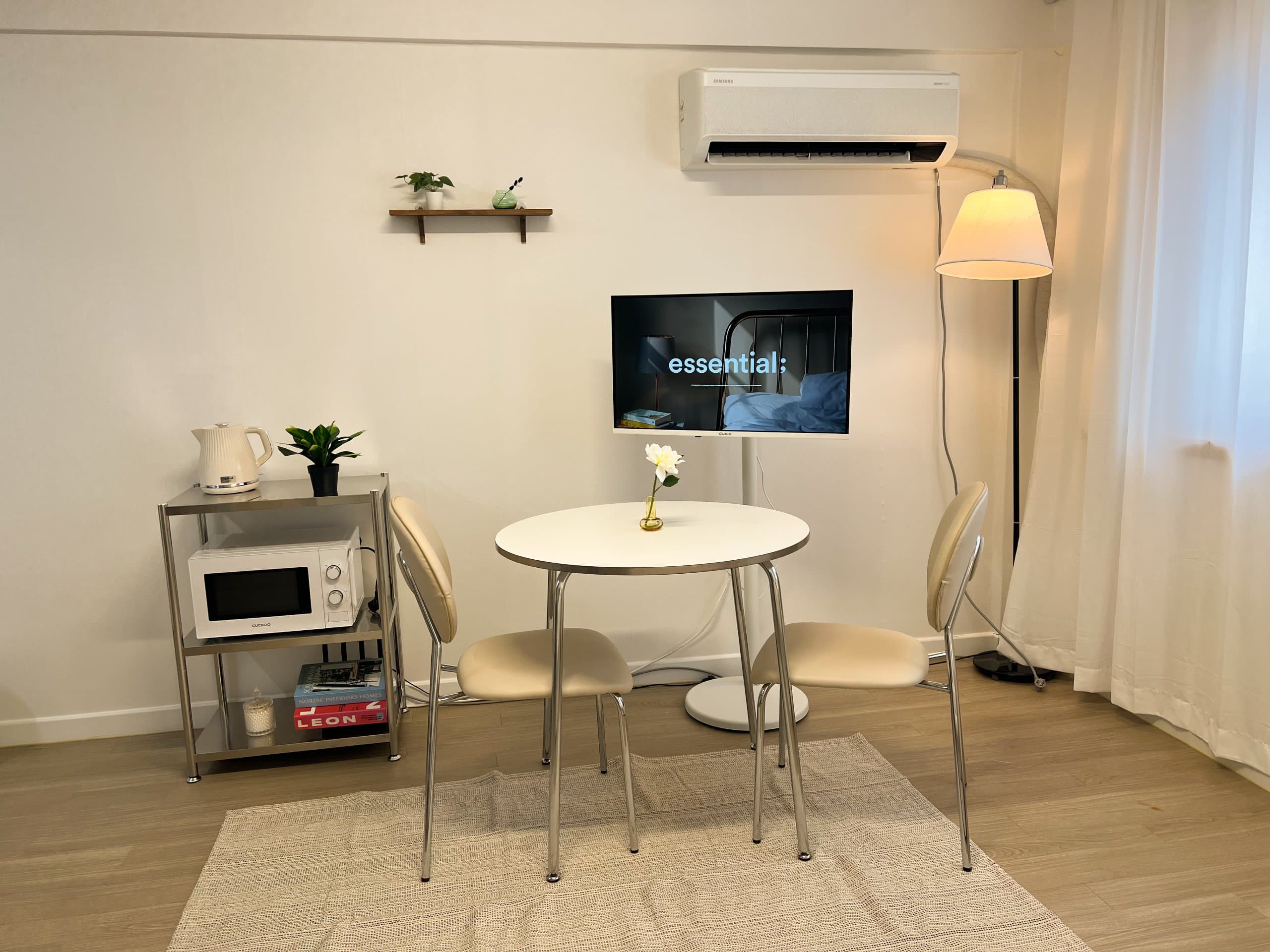 Room 301 β photo 2 of 18