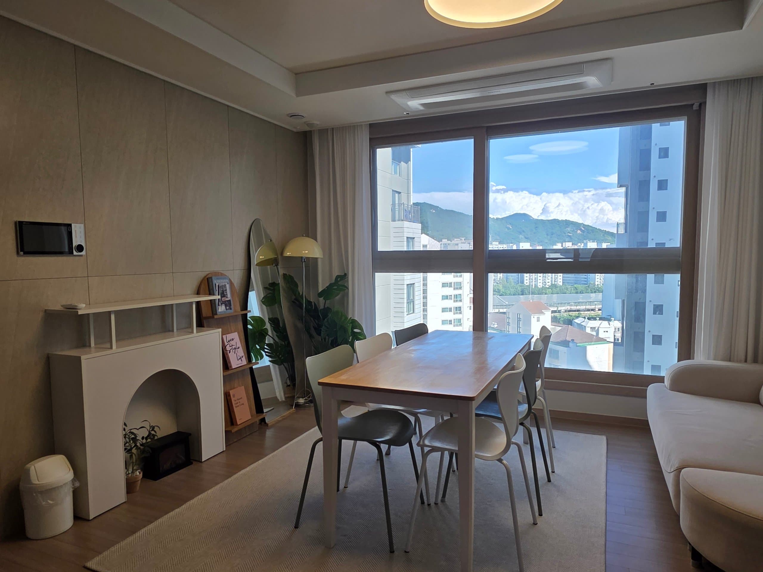 Hotel-Style 3BR | 5-Min Walk to Subway | Sun-Filled & Fully Furnished β photo 2 of 23