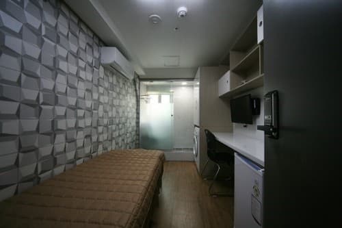 Shower Rooms (37) — photo 1 of 5