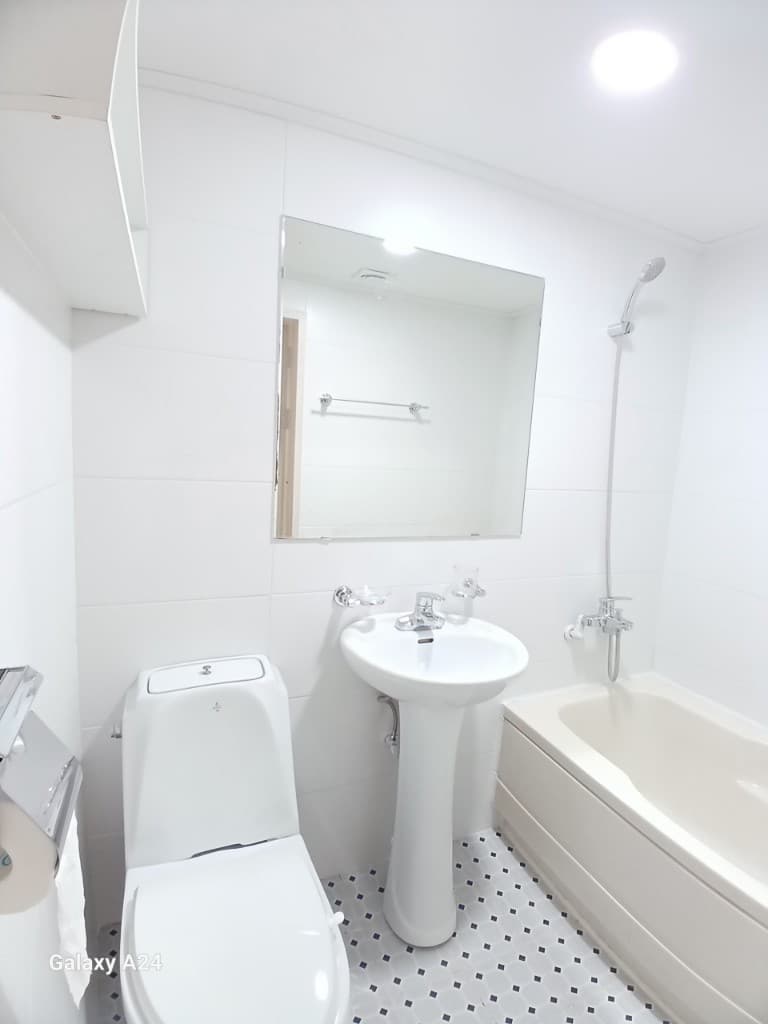 Double Room (Extra person: 100,000 KRW) — photo 4 of 4