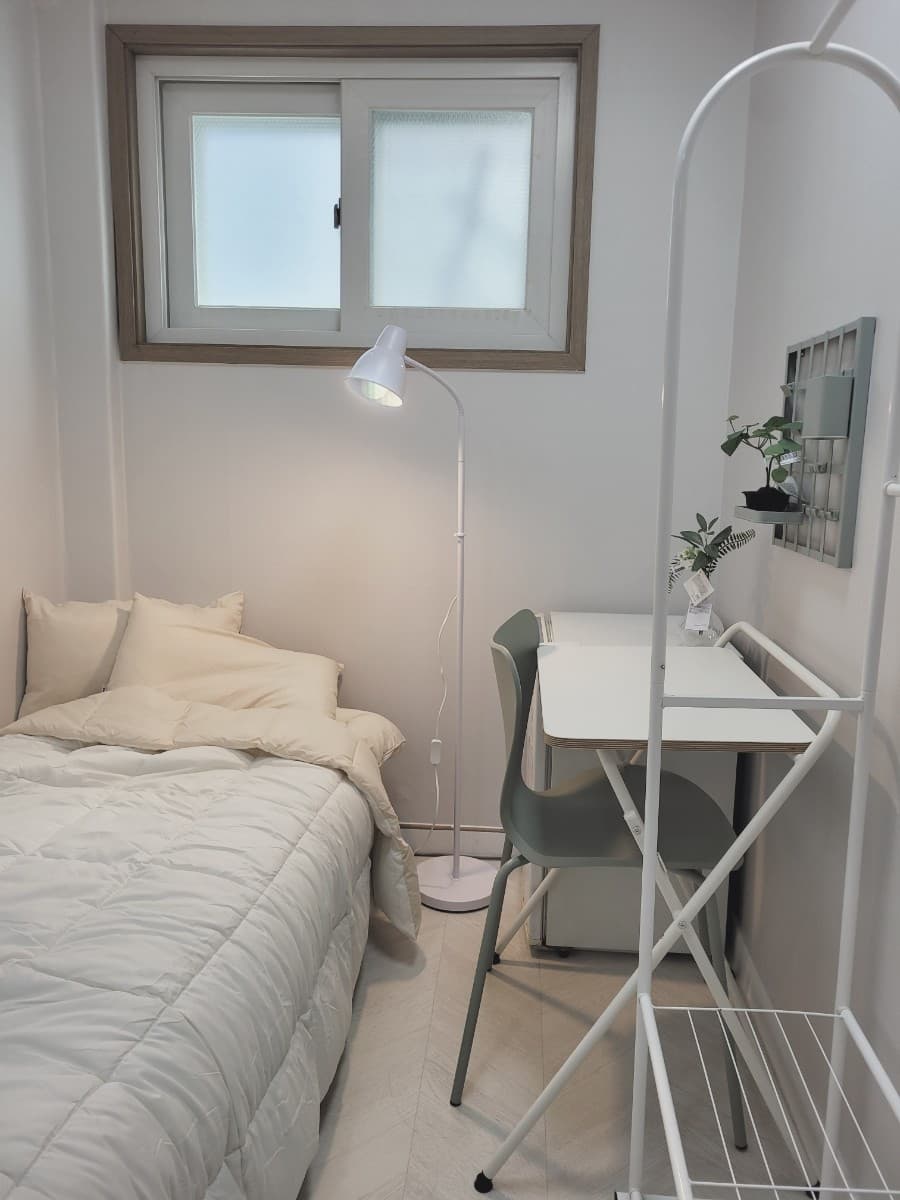 Wide Room A (Deposit 100,000 won) — photo 1 of 6