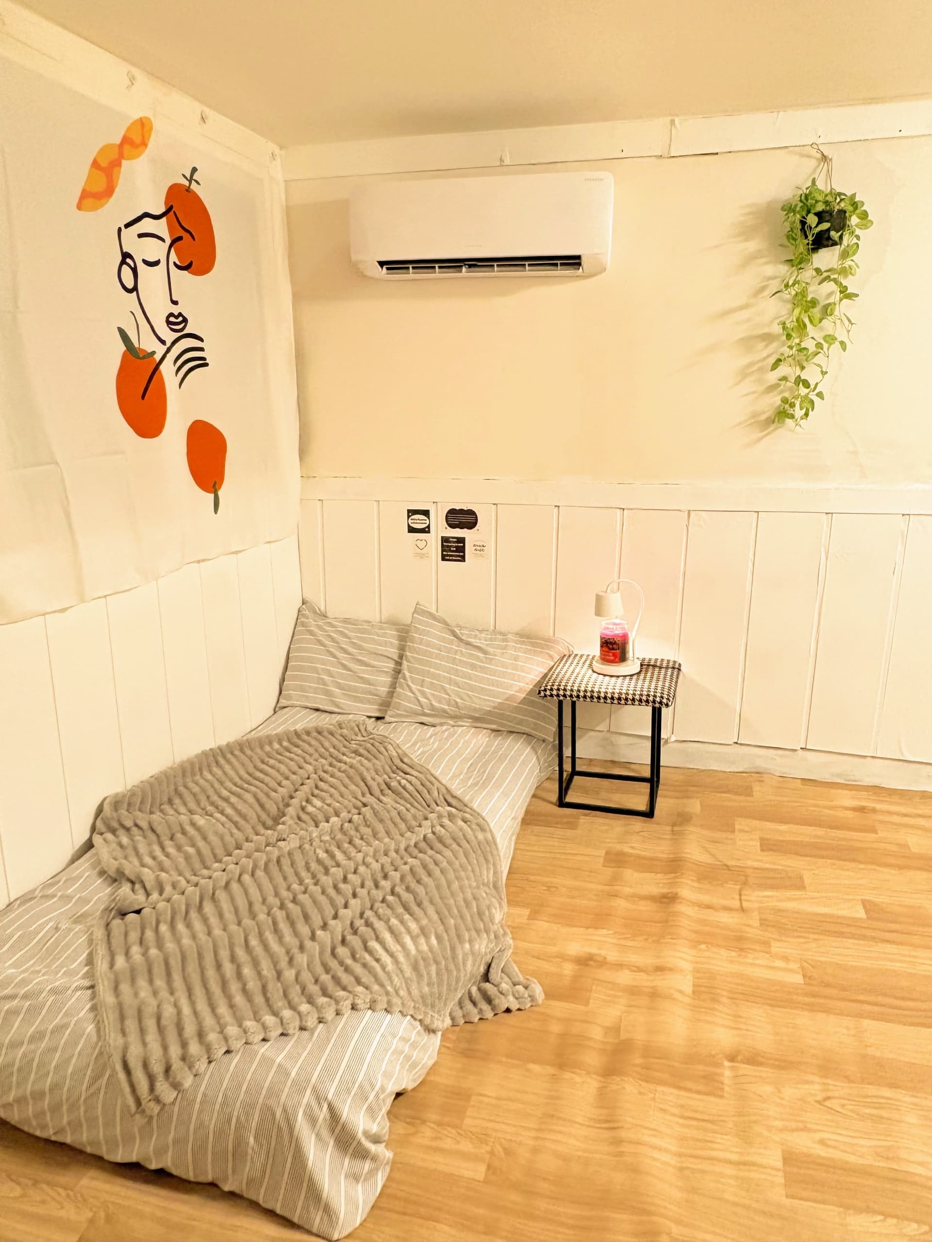 1 Min from Nonhyeon & Sinsa Station, 1st Floor House — photo 2 of 10